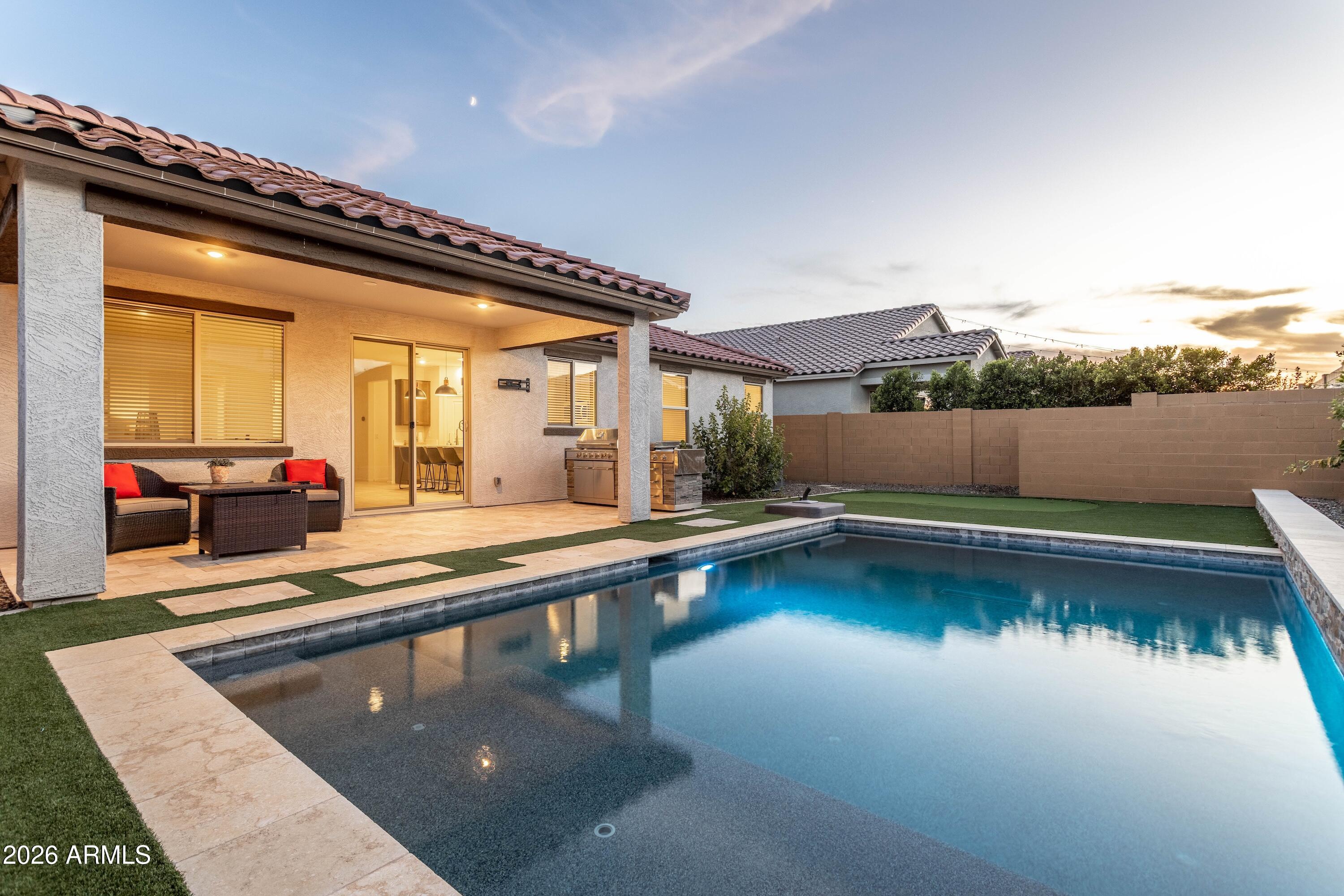 17146 W RUNNING DEER Trail