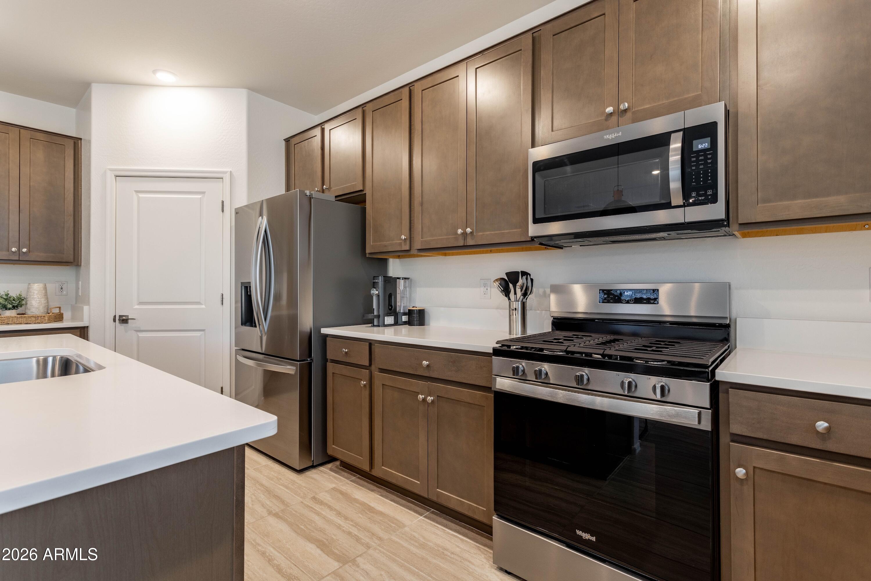 17146 W RUNNING DEER Trail