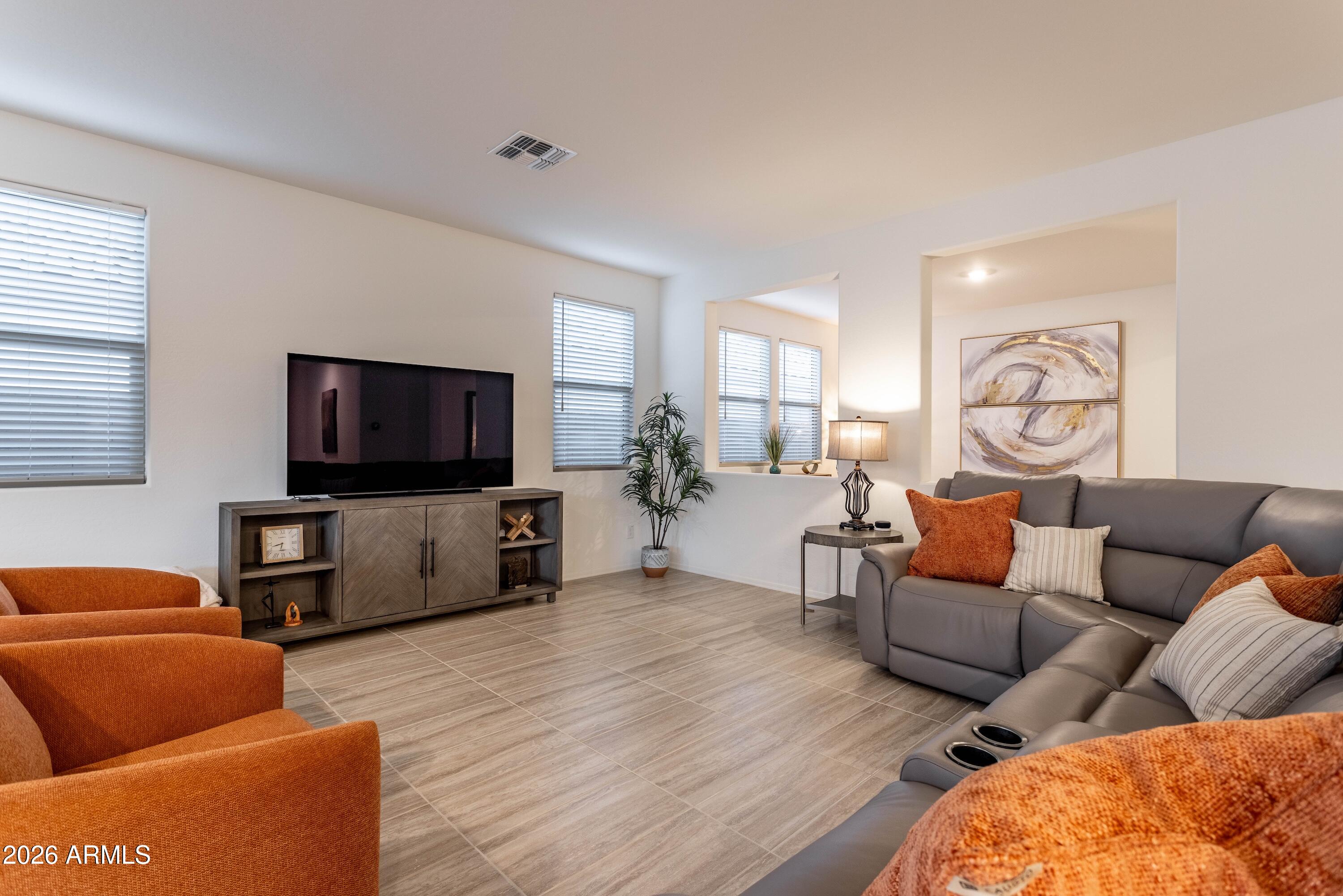 17146 W RUNNING DEER Trail