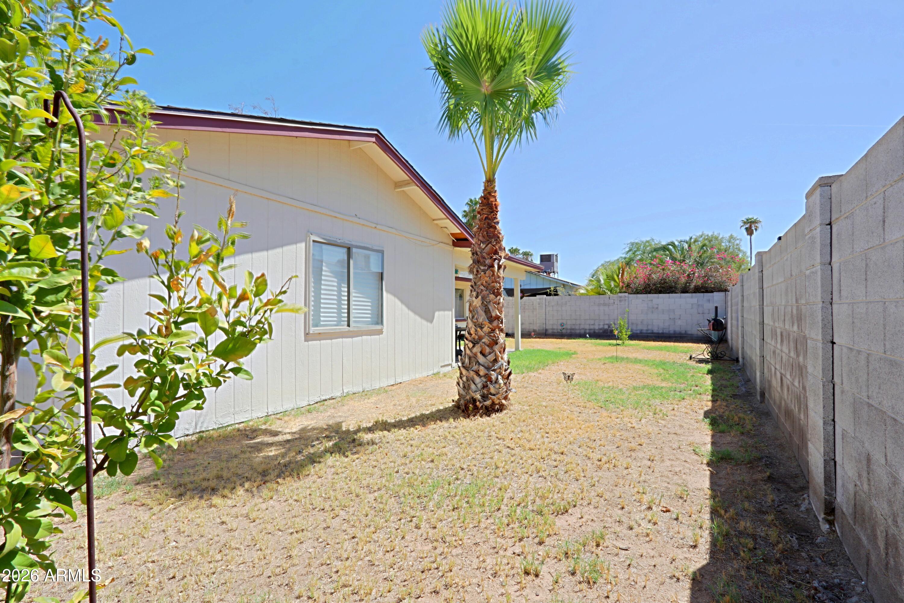 3721 W CALAVAR Road