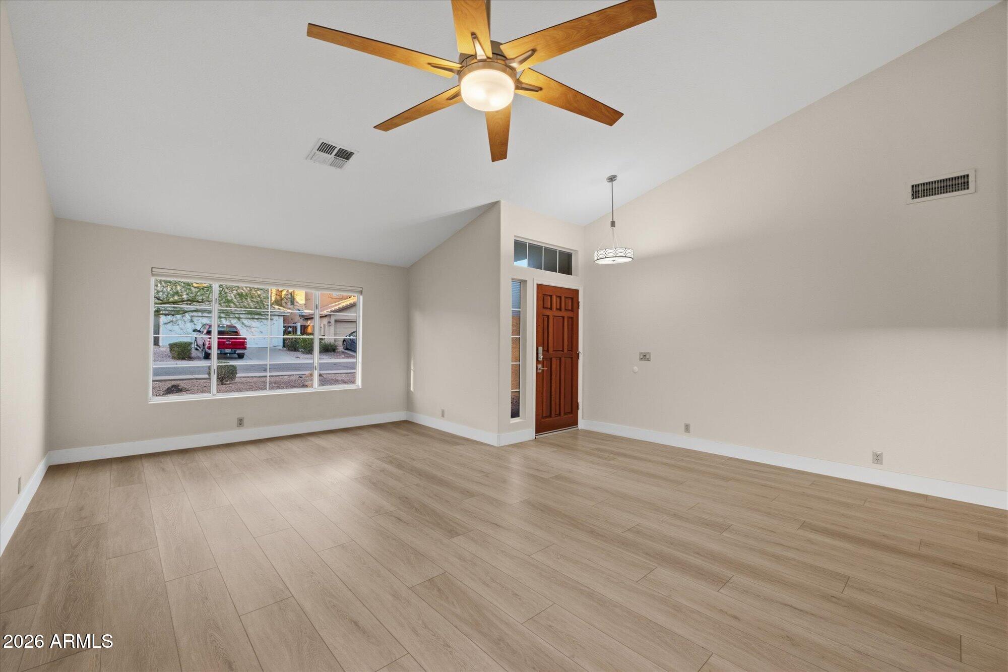 1439 W MOUNTAIN SKY Avenue