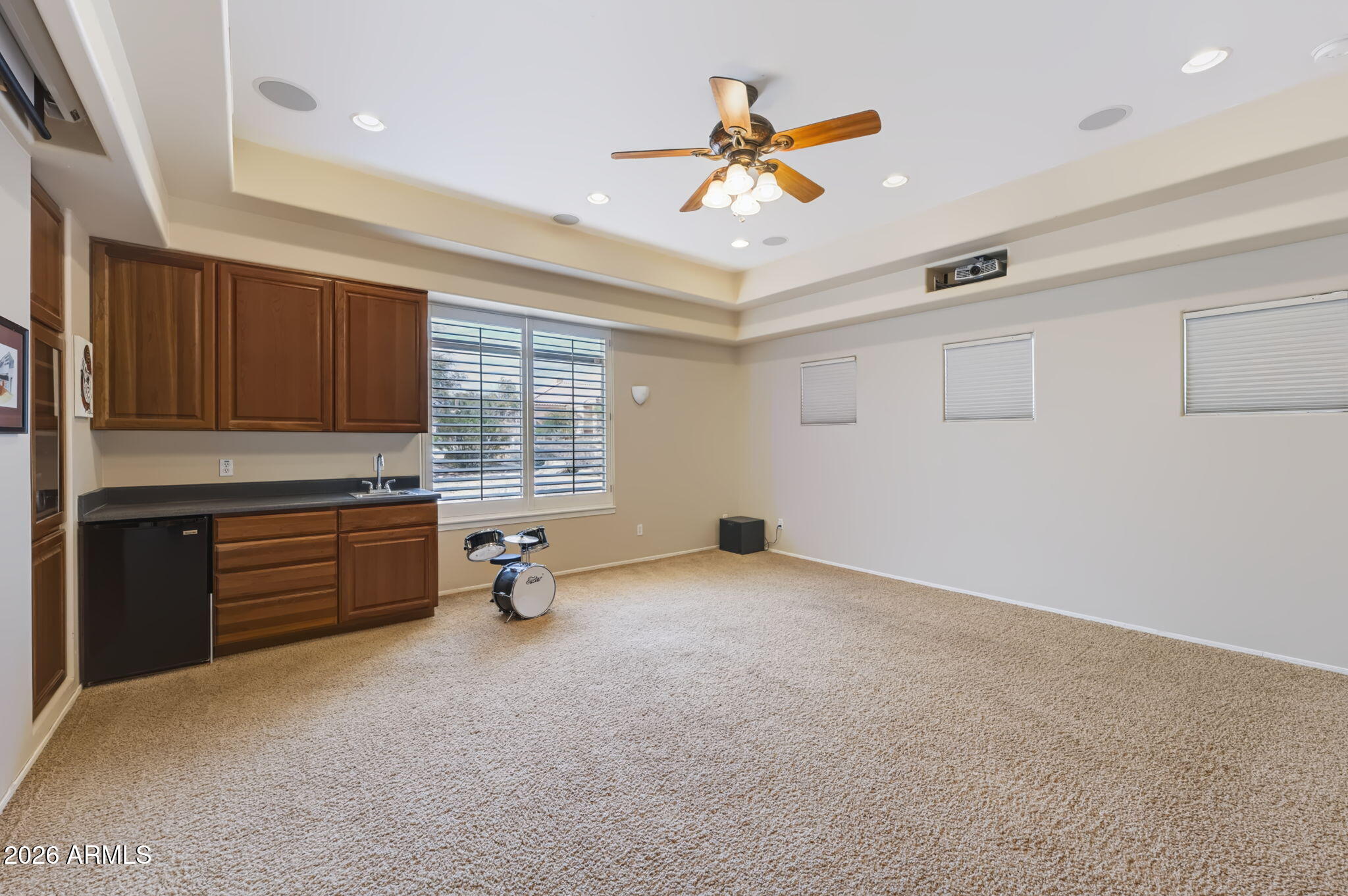 6423 E MARIA Drive