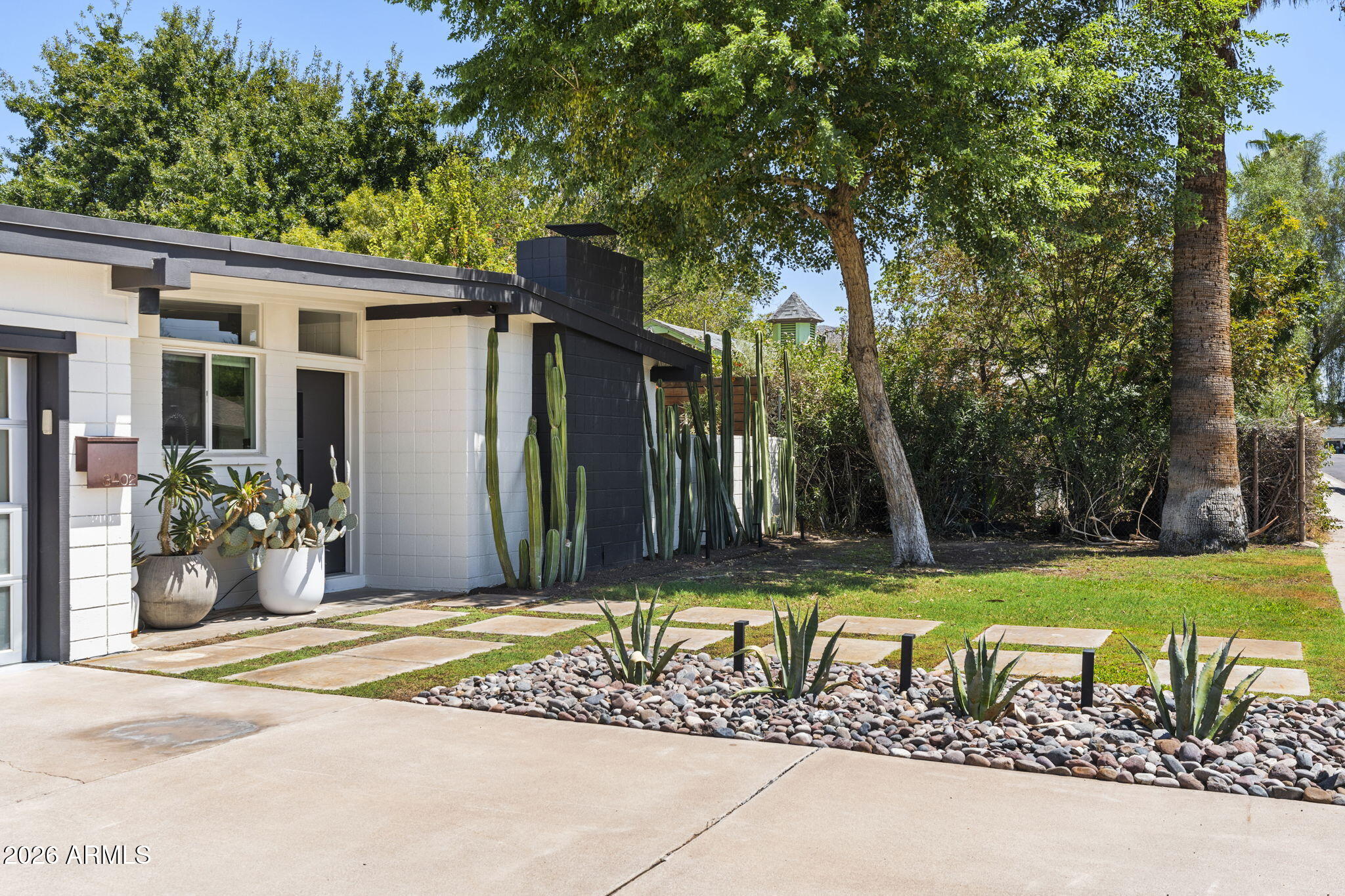 3402 E SELLS Drive