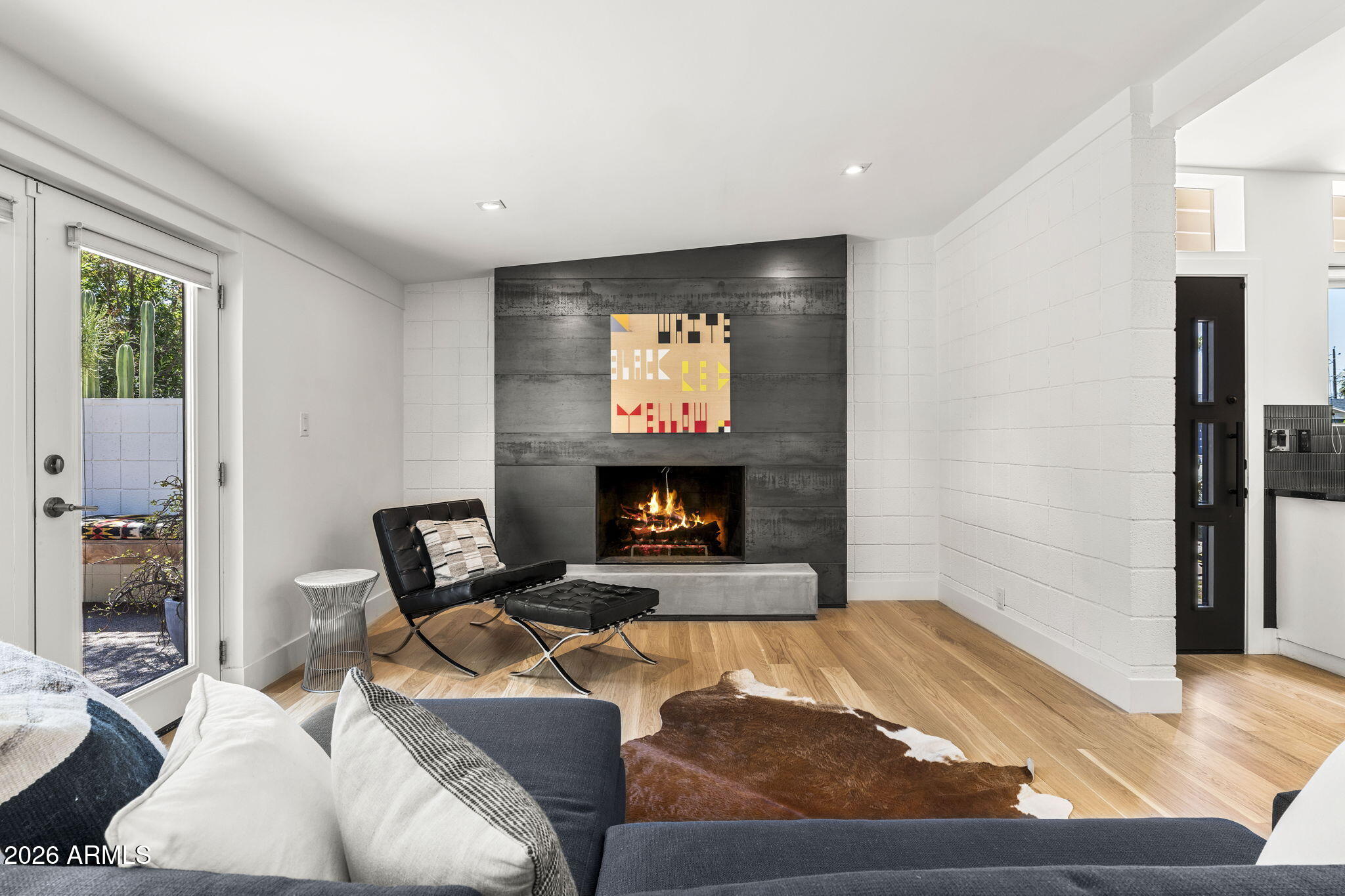 3402 E SELLS Drive