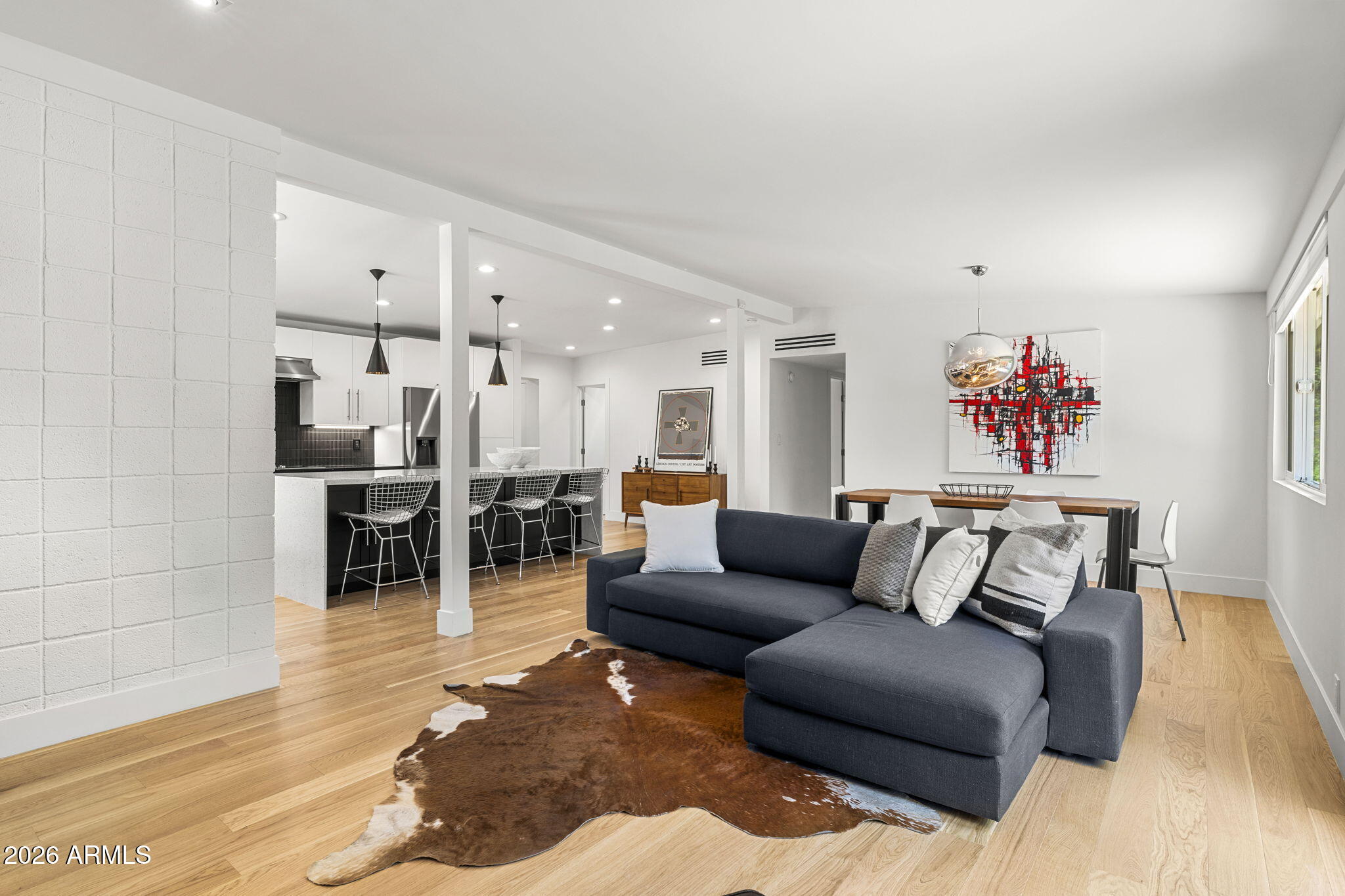 3402 E SELLS Drive