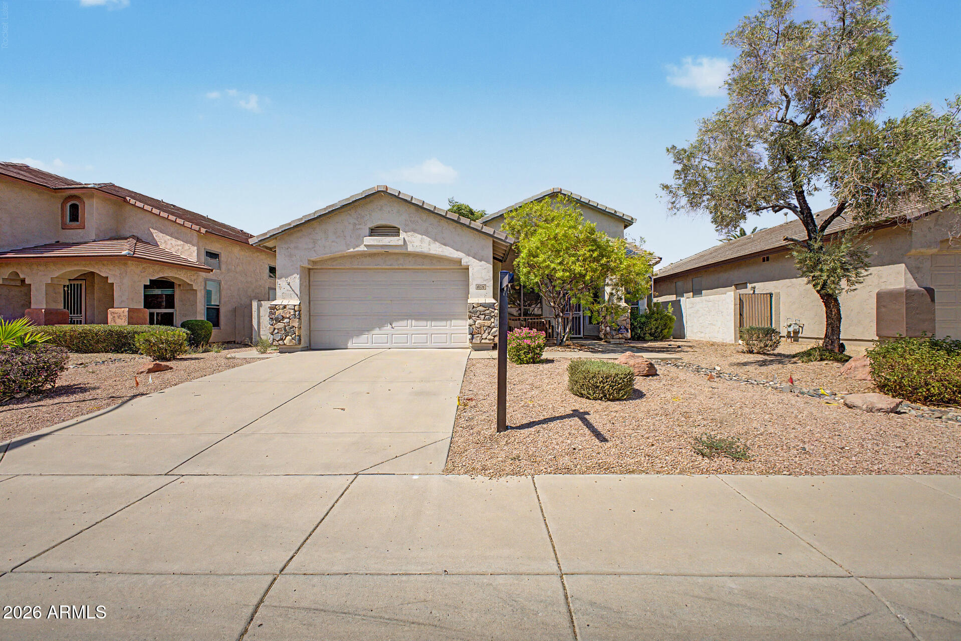 6526 W ORAIBI Drive
