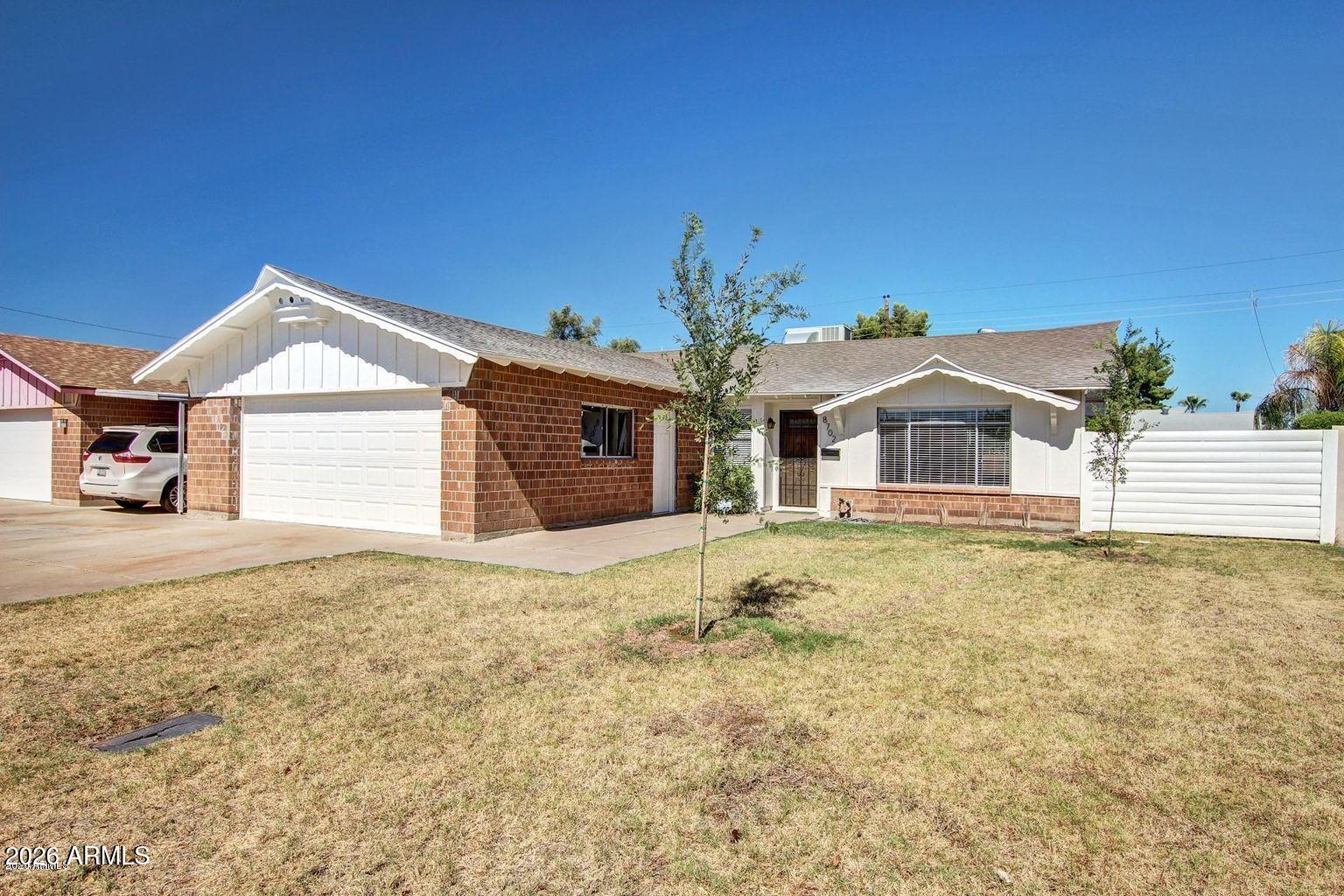 8702 E Bonnie Rose Avenue