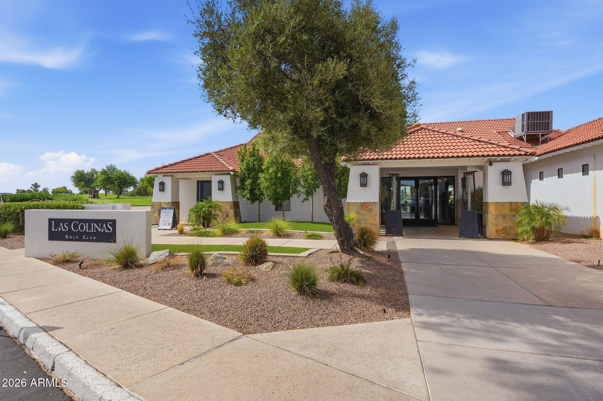 22343 E CALLE DE FLORES