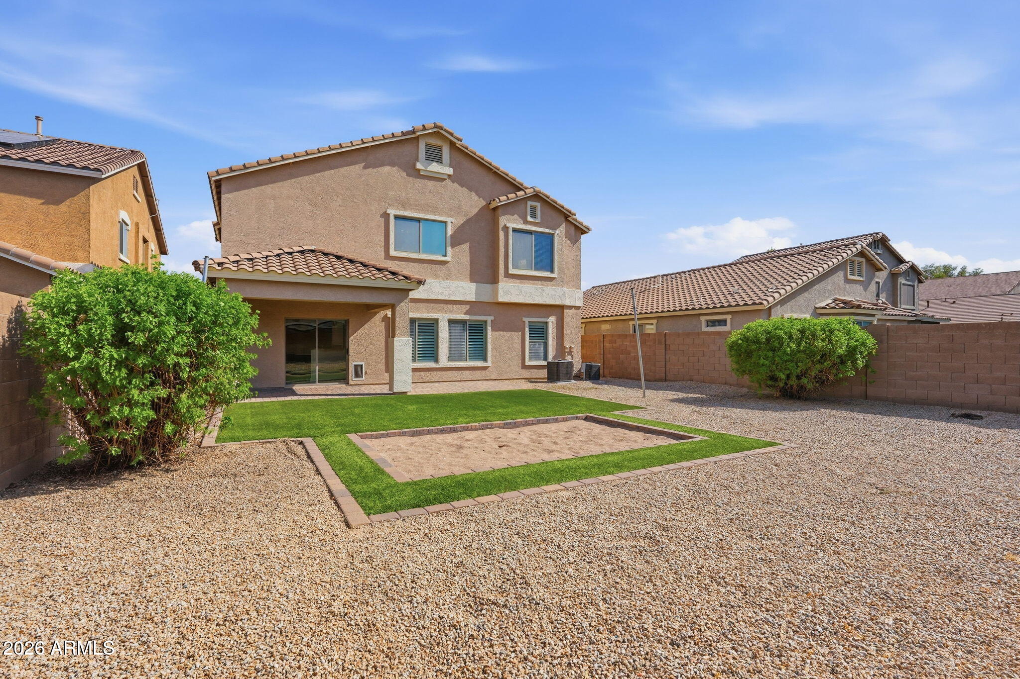 22343 E CALLE DE FLORES