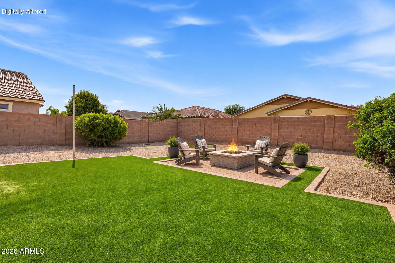 22343 E CALLE DE FLORES