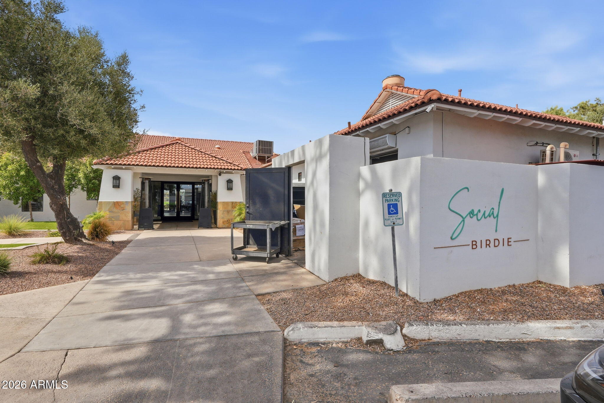 22343 E CALLE DE FLORES