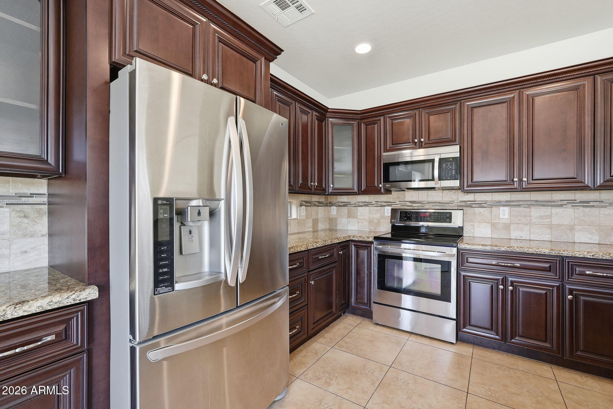 22343 E CALLE DE FLORES