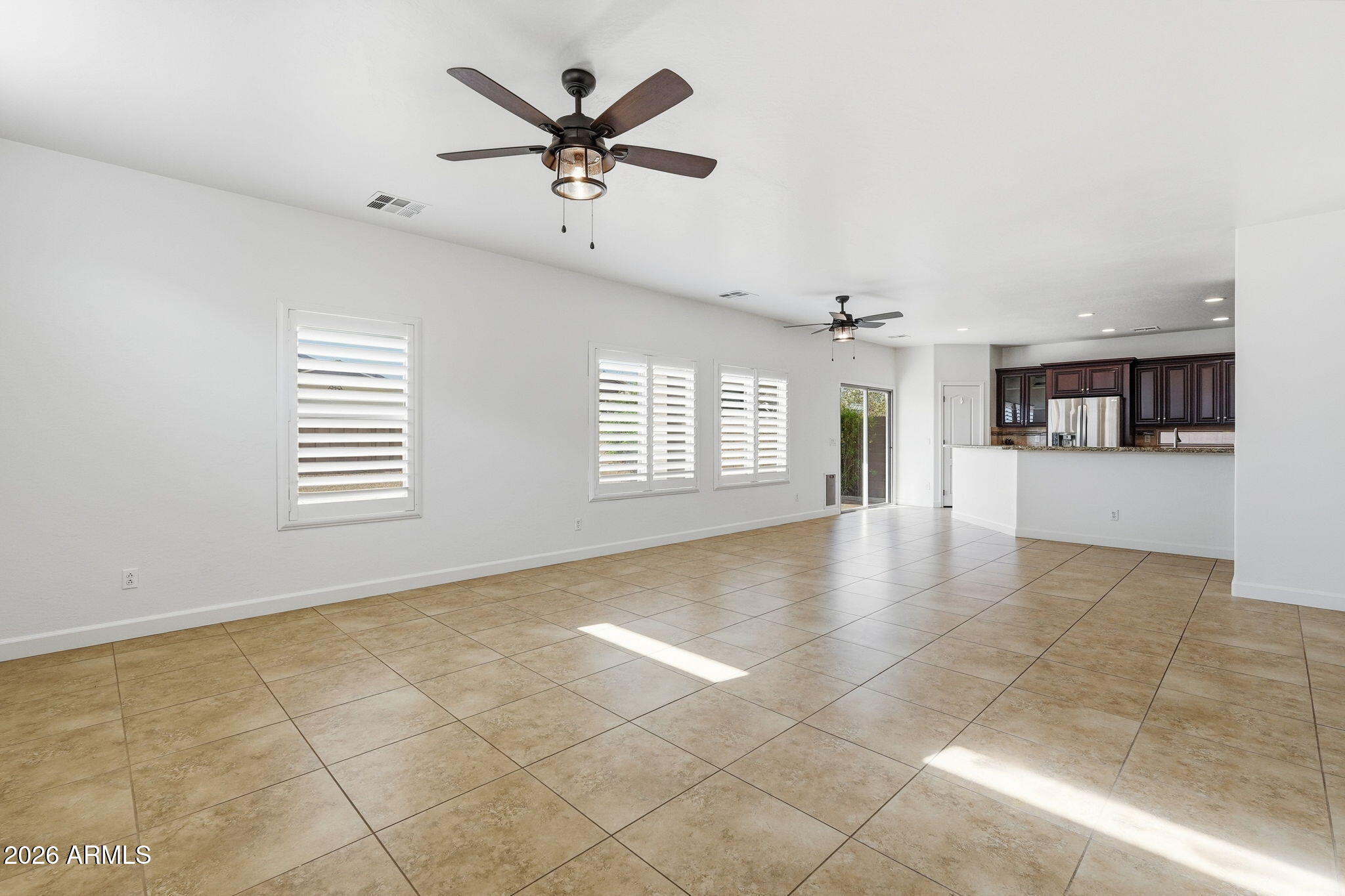 22343 E CALLE DE FLORES