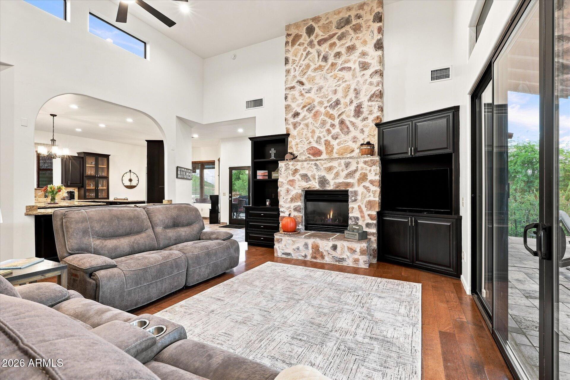 7260 E EAGLE CREST Drive 37