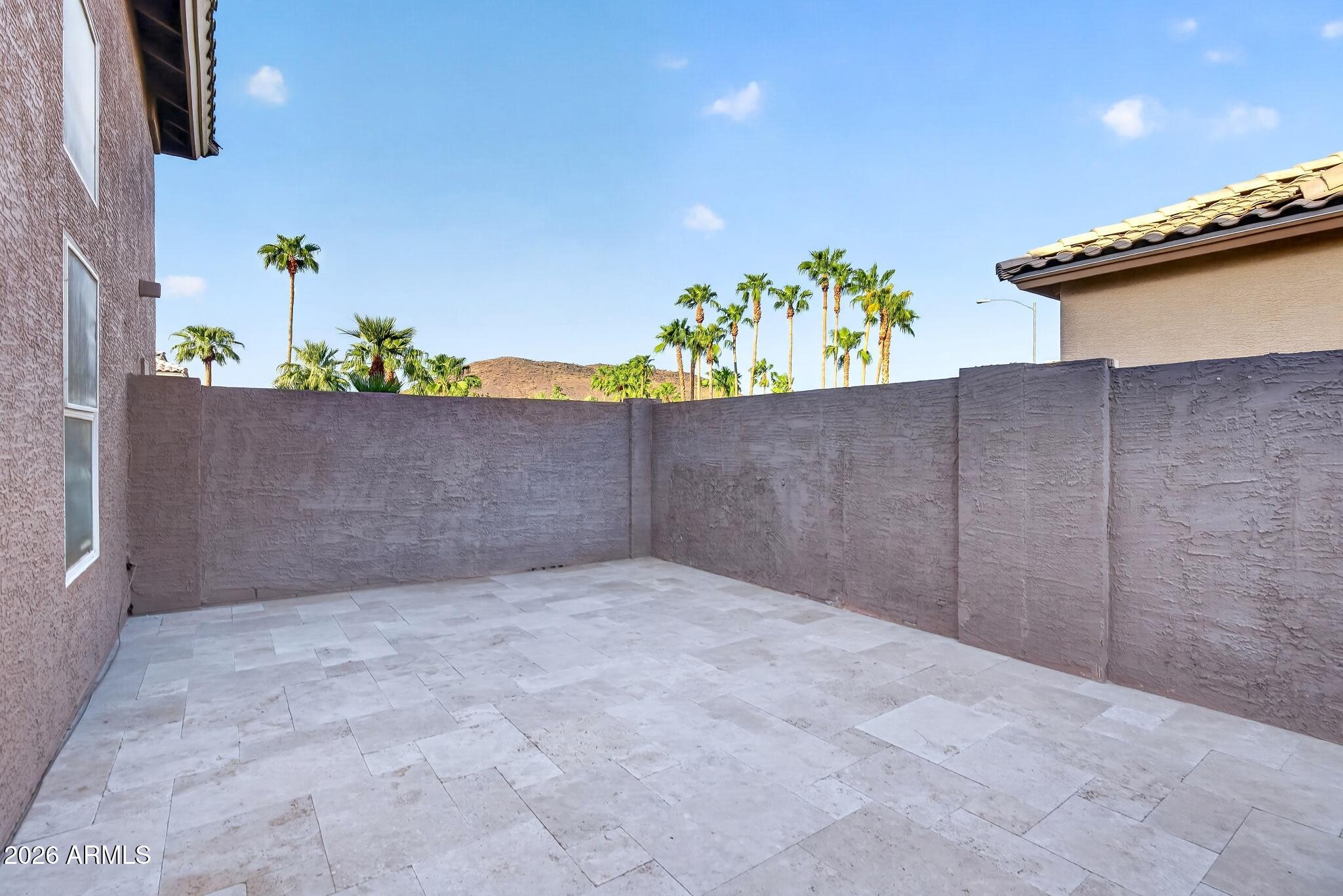 6261 W LOUISE Drive