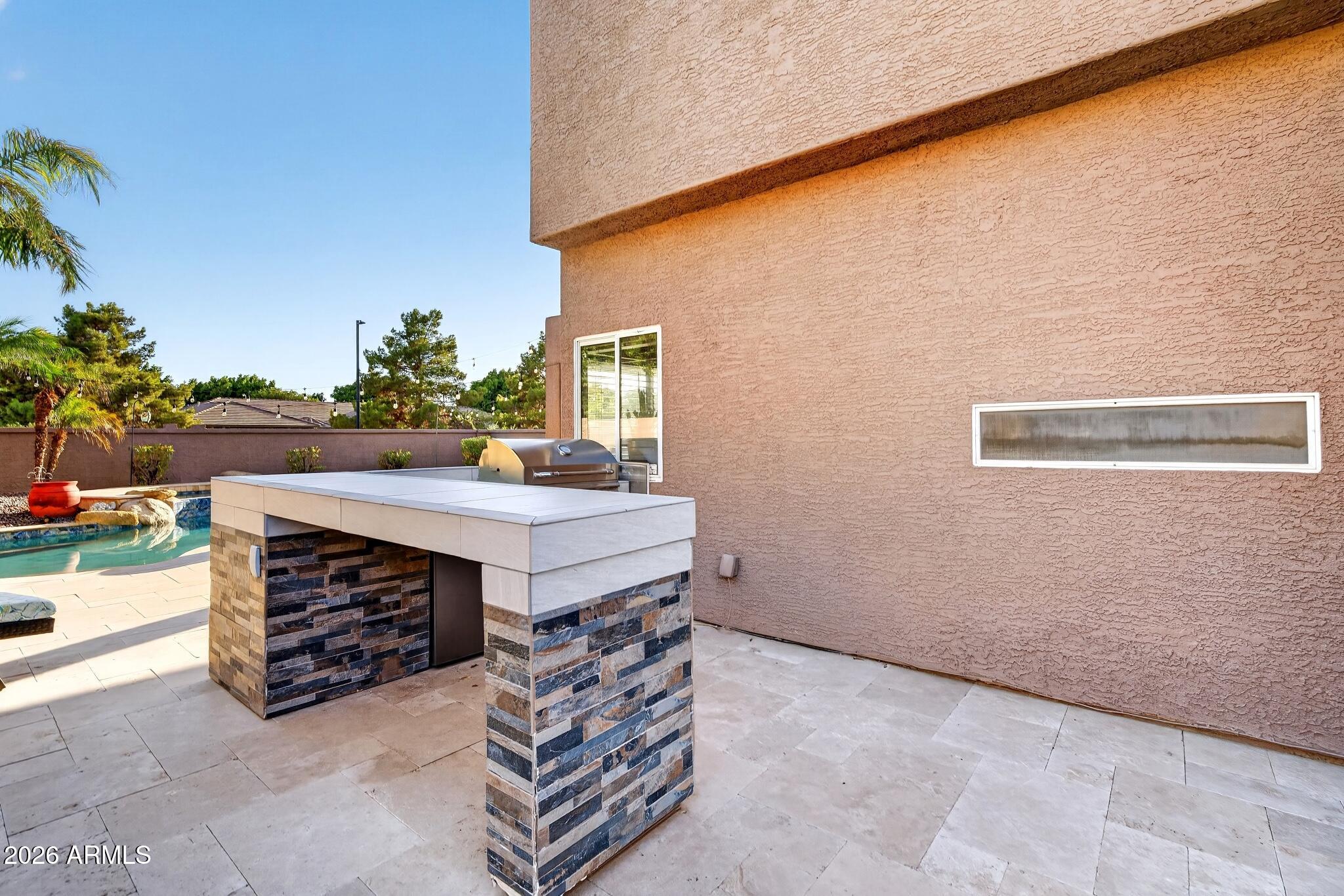 6261 W LOUISE Drive