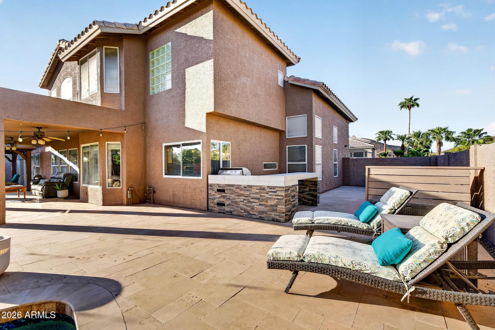 6261 W LOUISE Drive