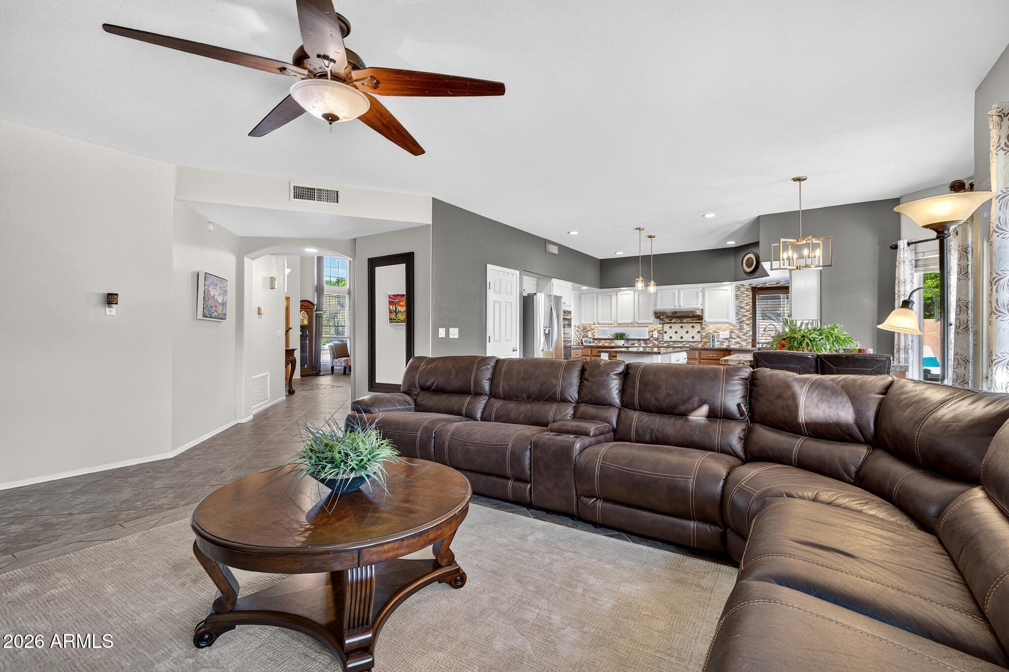 6261 W LOUISE Drive