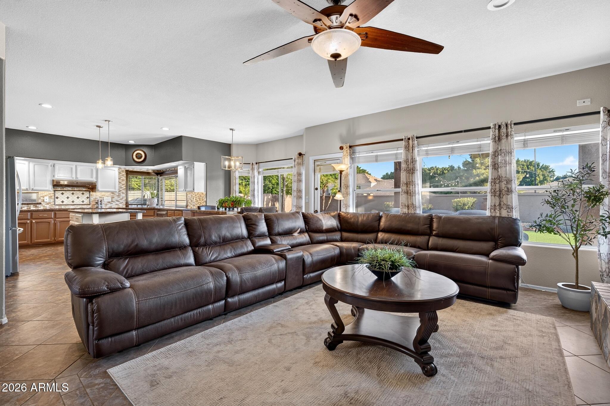 6261 W LOUISE Drive