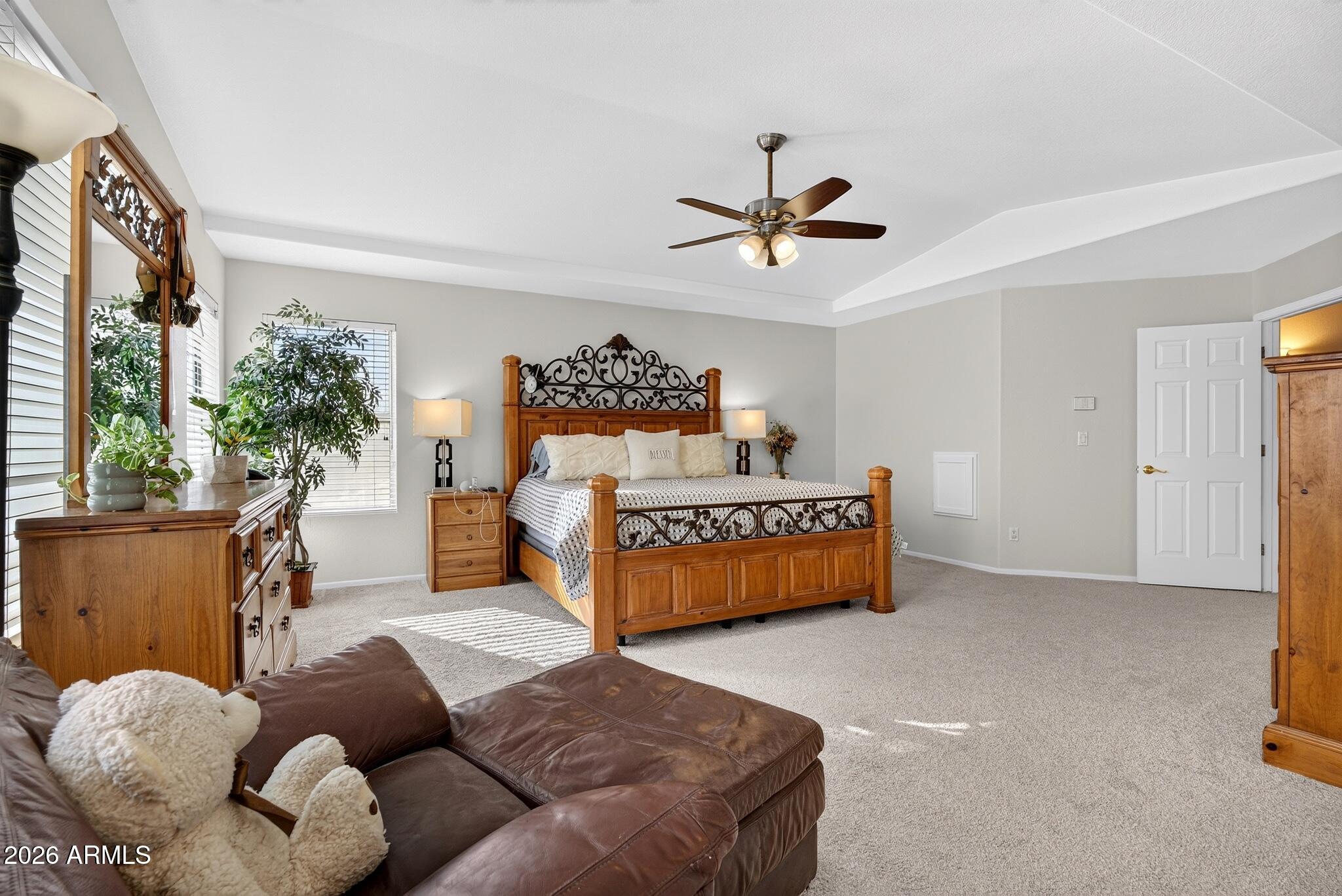6261 W LOUISE Drive