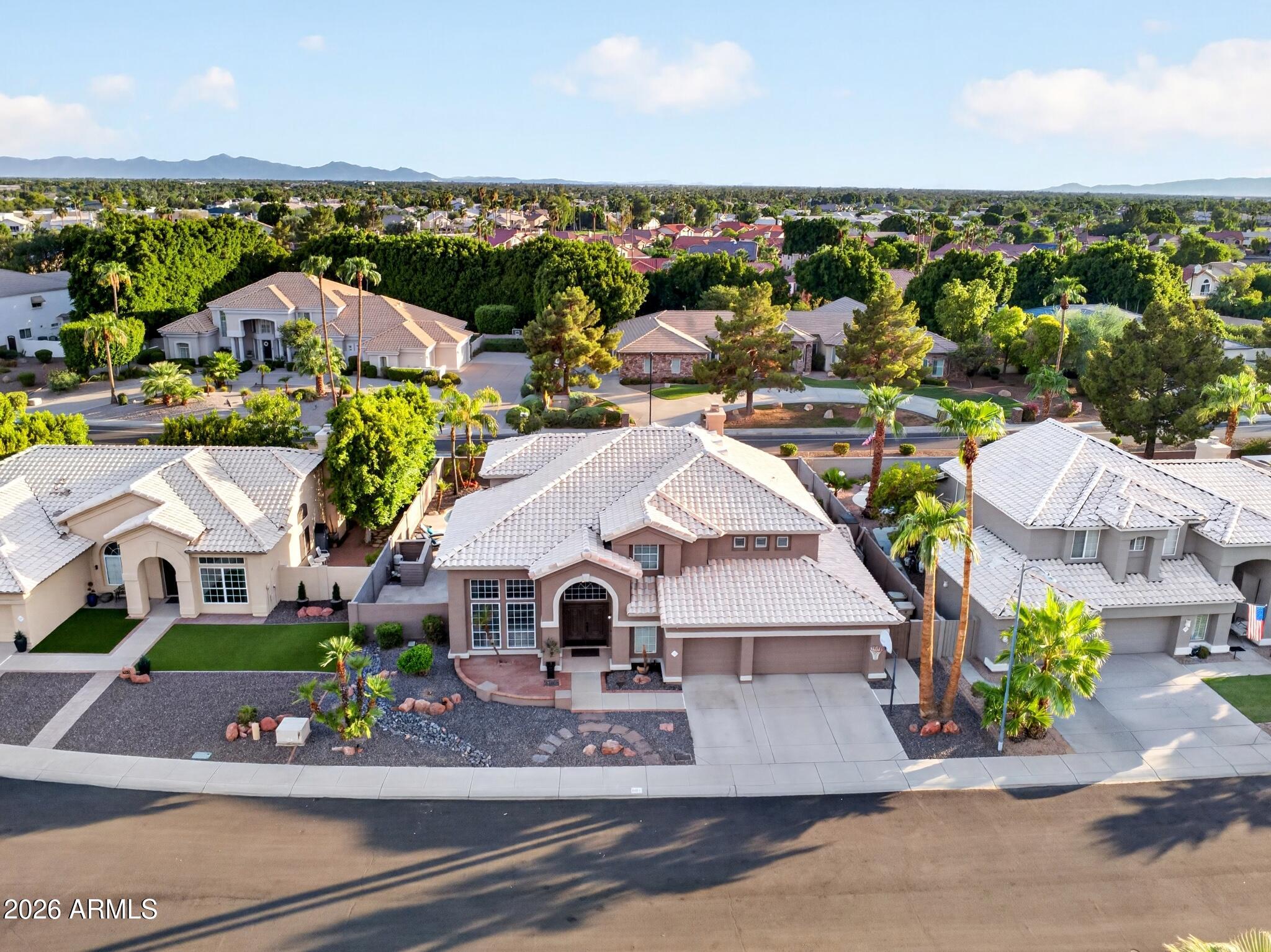 6261 W LOUISE Drive