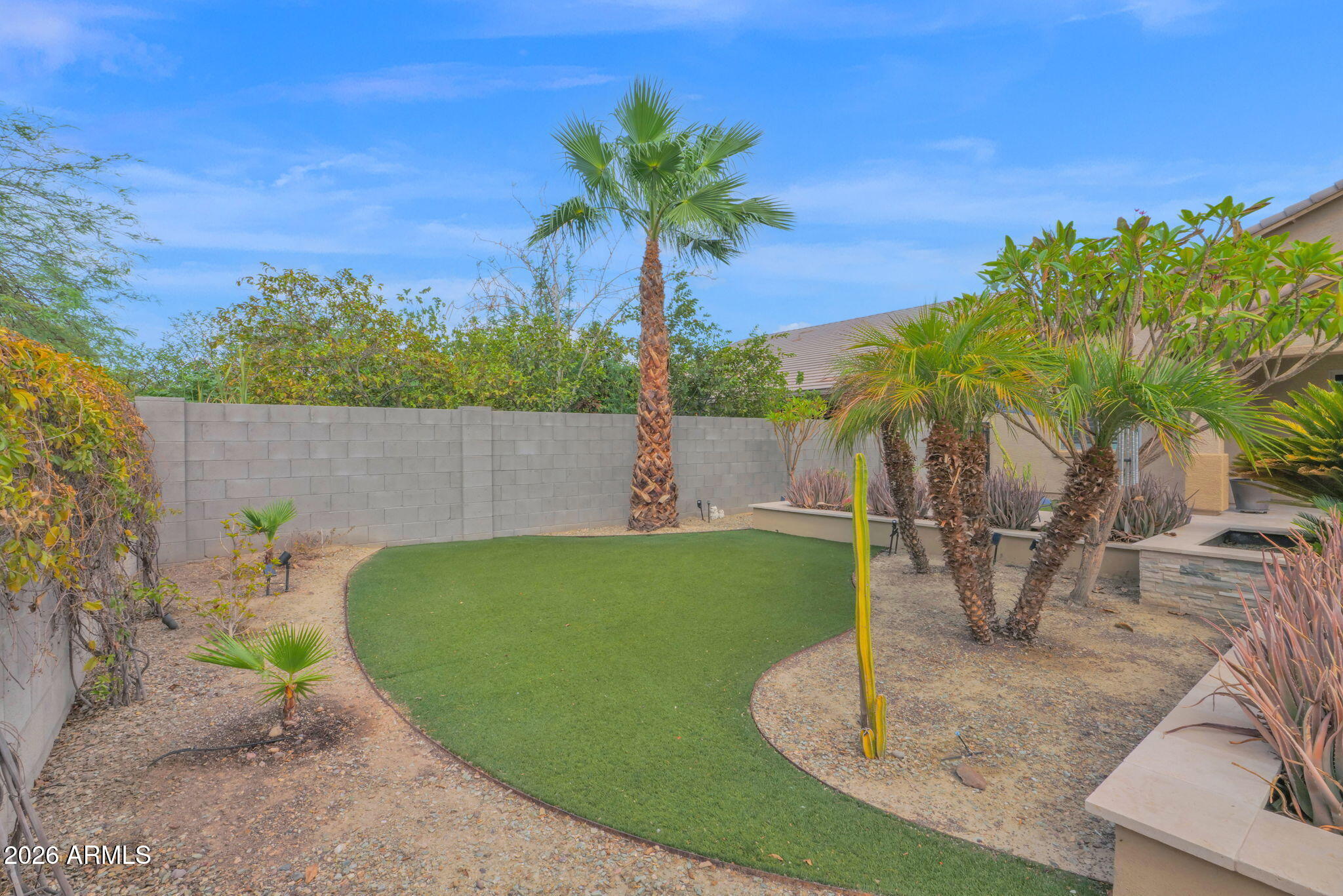 10219 W LAWRENCE Lane