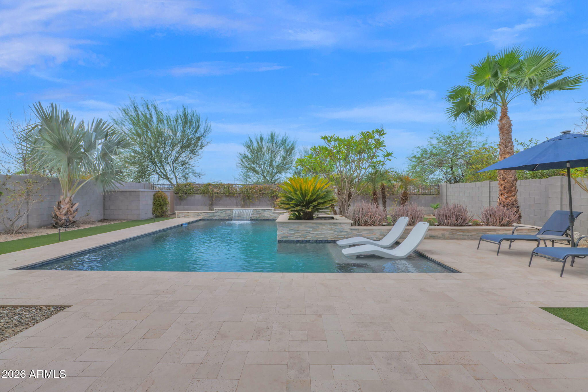 10219 W LAWRENCE Lane