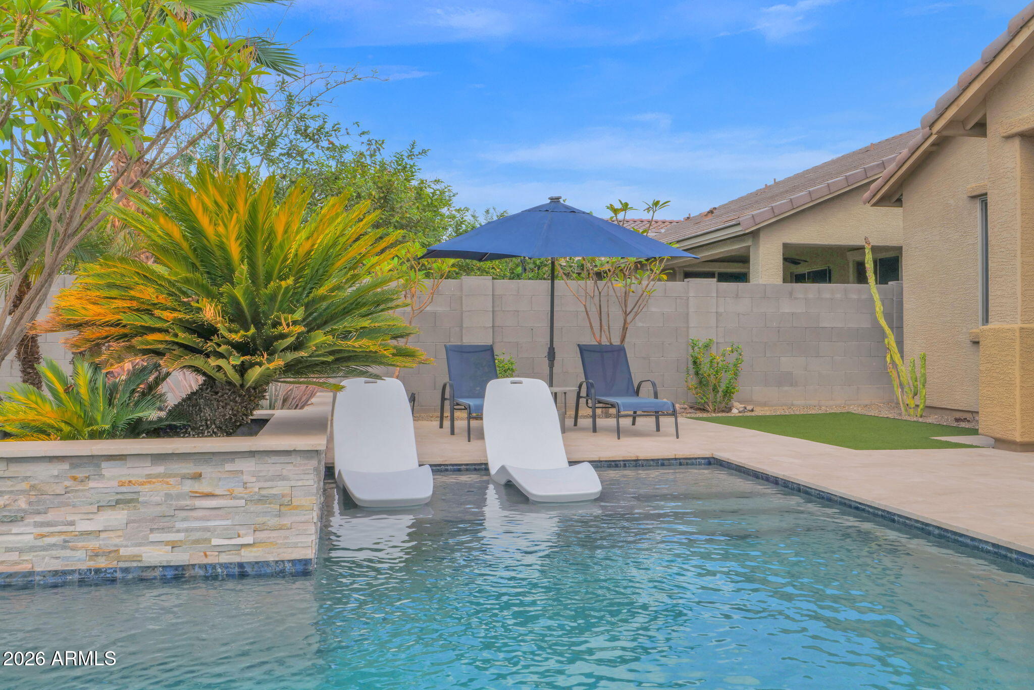 10219 W LAWRENCE Lane