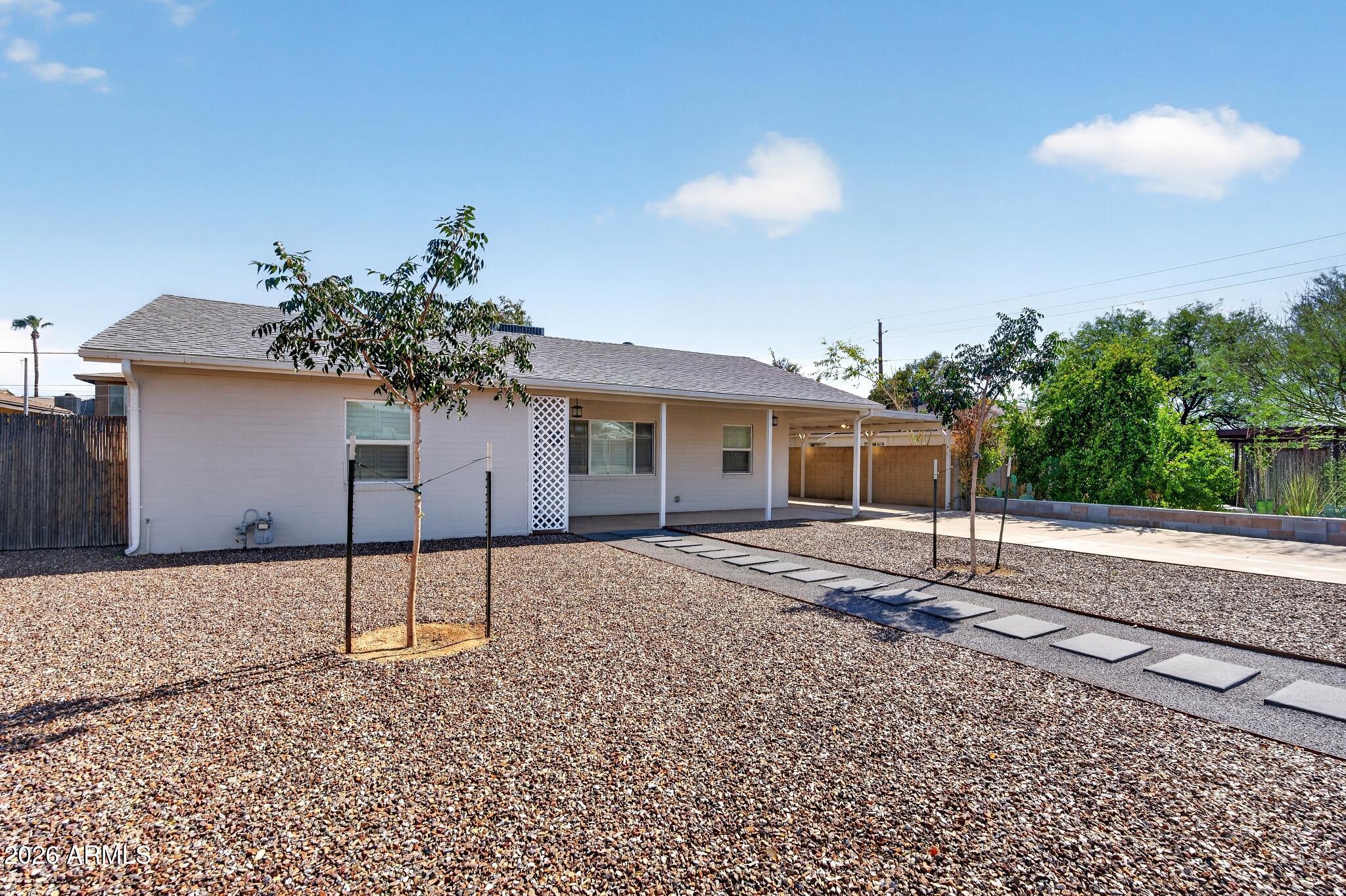 1007 E CITRUS Way
