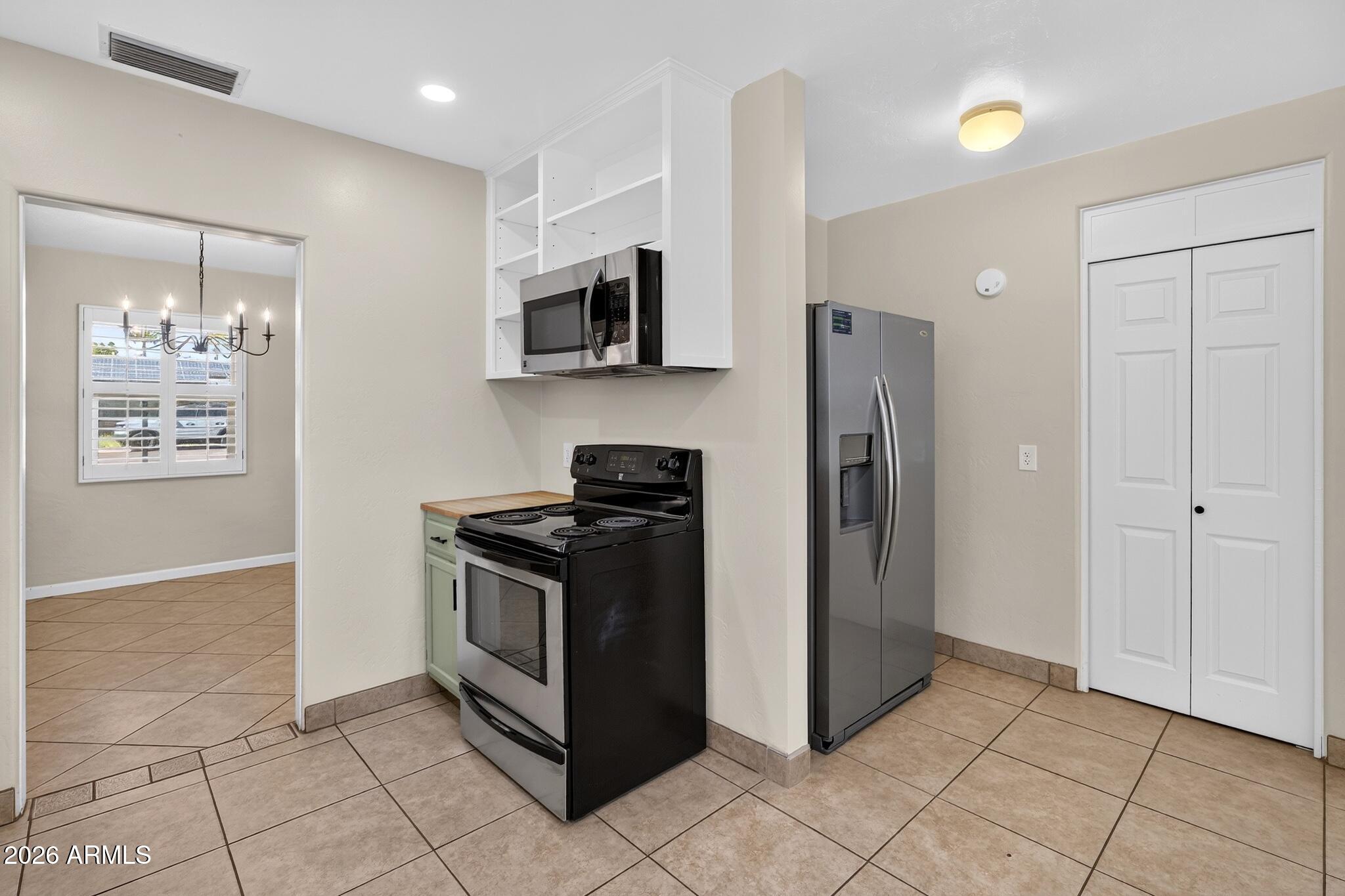 1007 E CITRUS Way