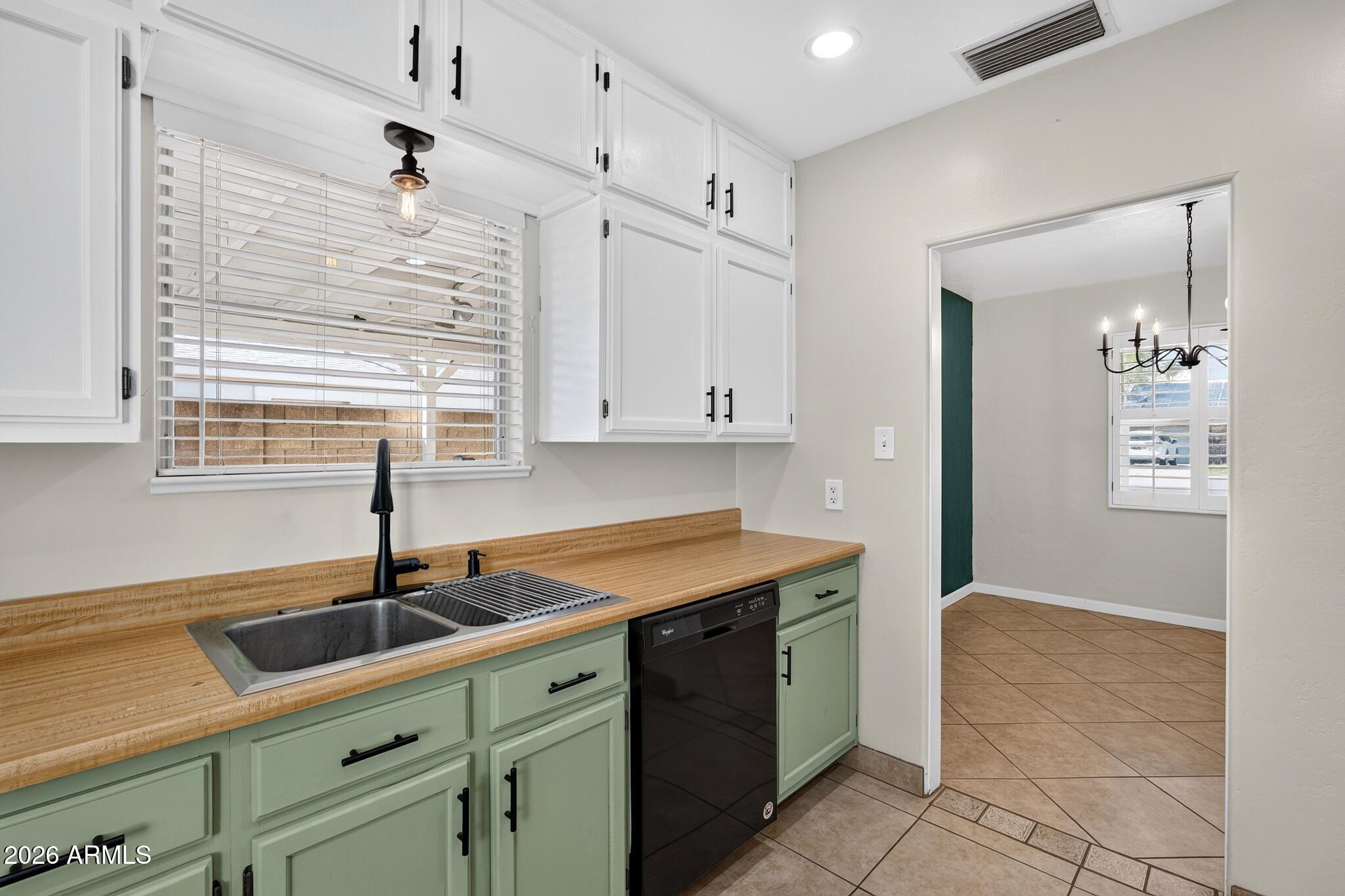 1007 E CITRUS Way