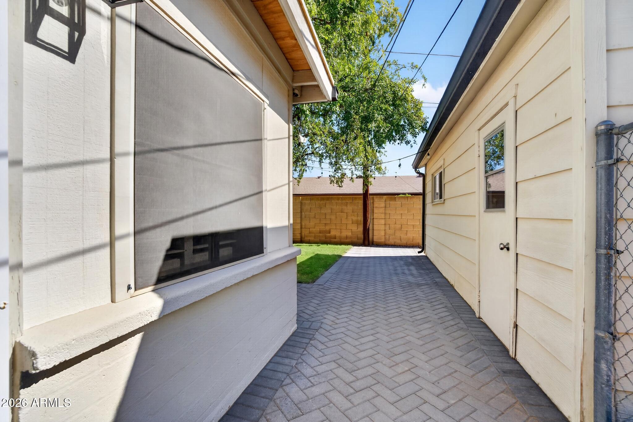 1007 E CITRUS Way