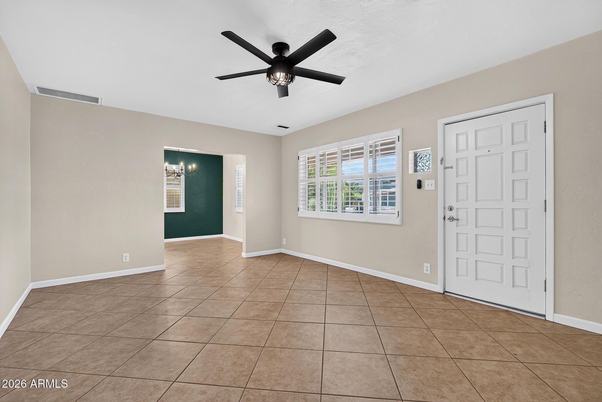 1007 E CITRUS Way