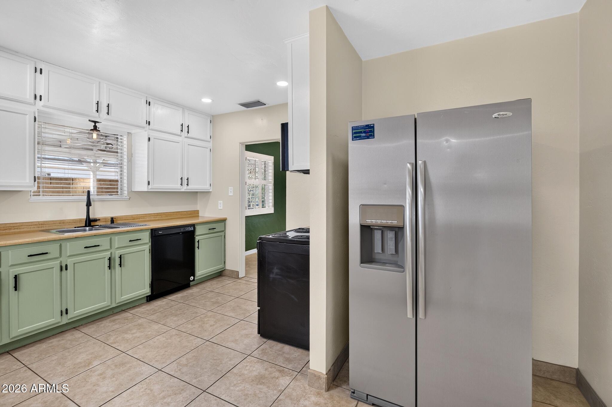 1007 E CITRUS Way