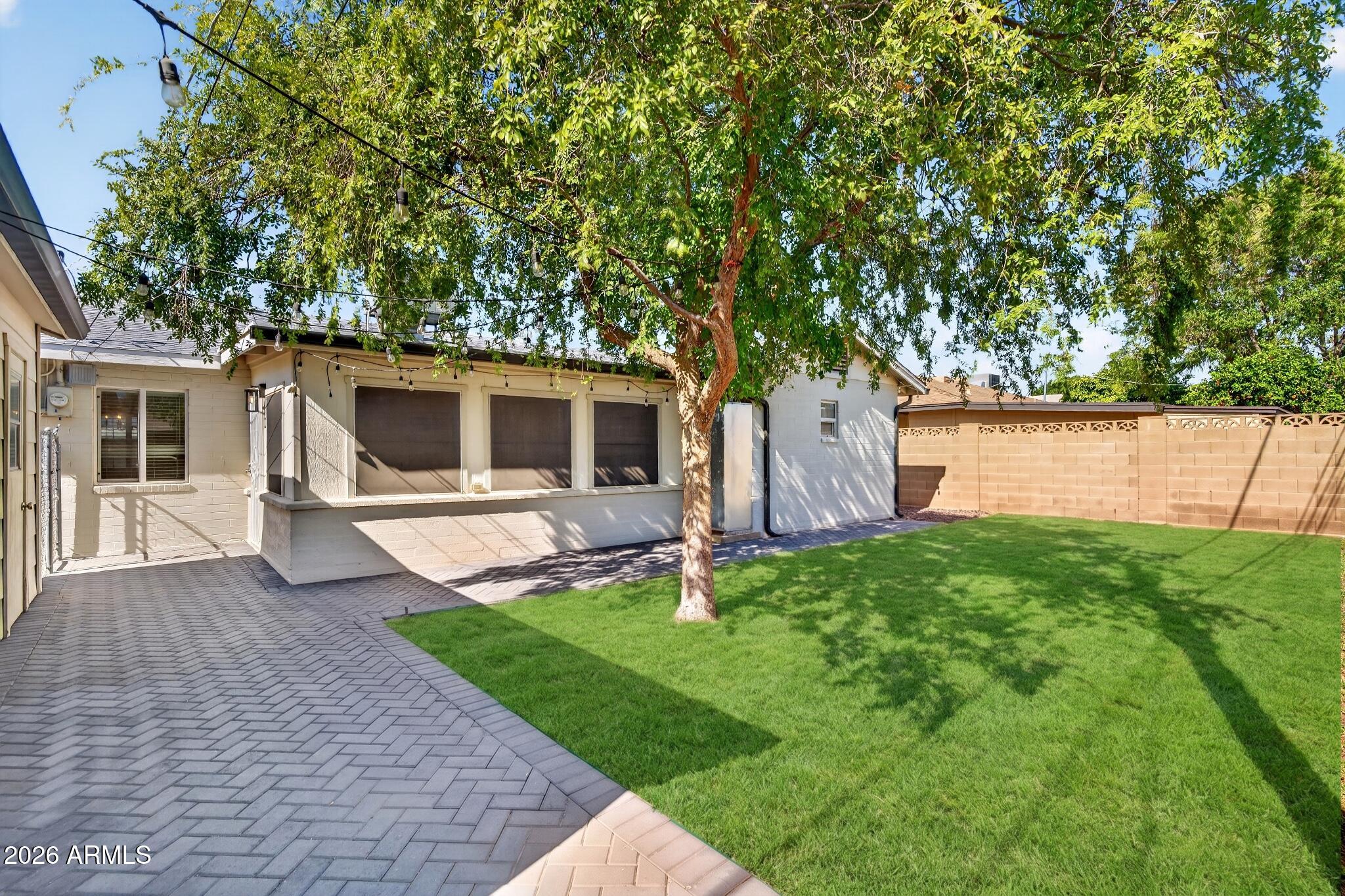 1007 E CITRUS Way