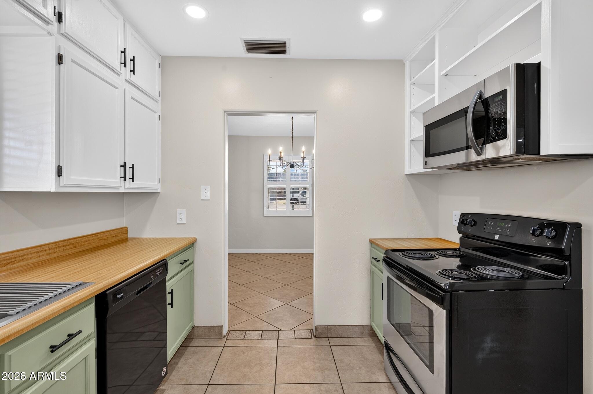 1007 E CITRUS Way