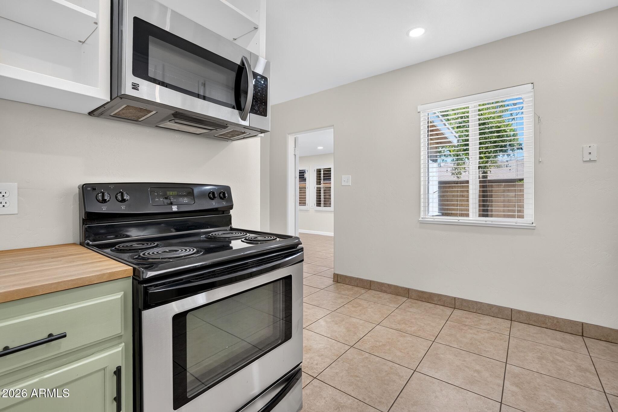 1007 E CITRUS Way