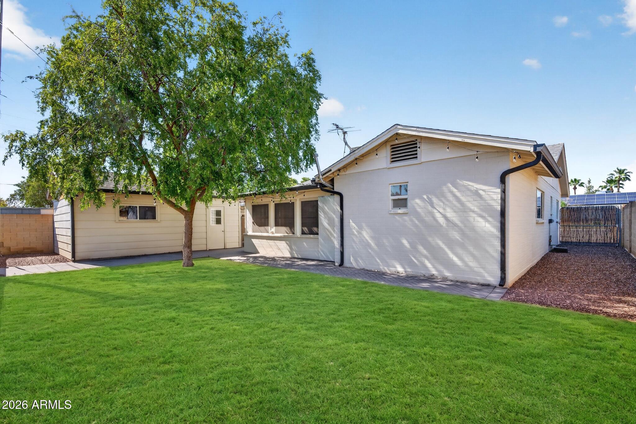 1007 E CITRUS Way