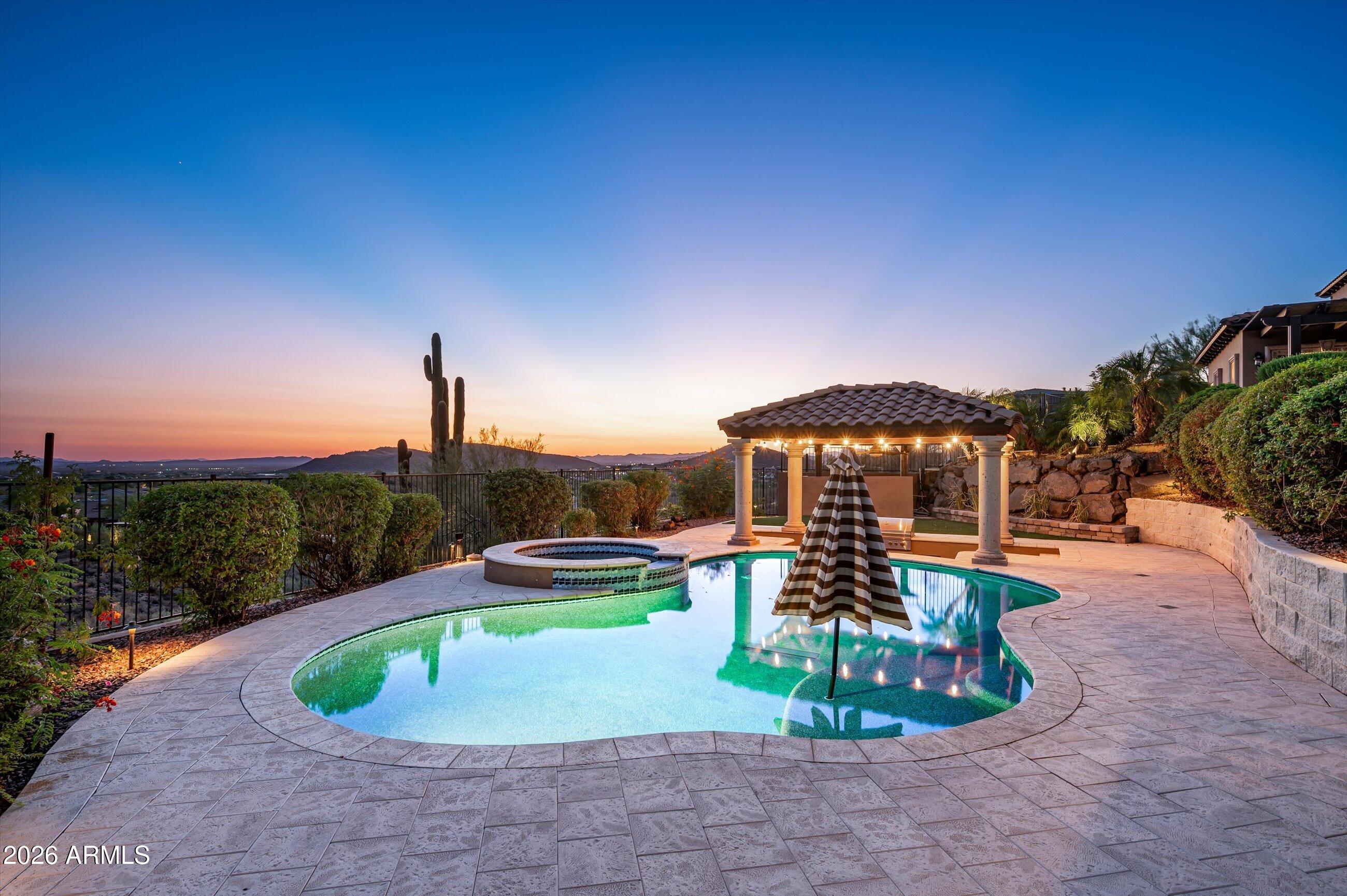 2433 W PRAIANO Way