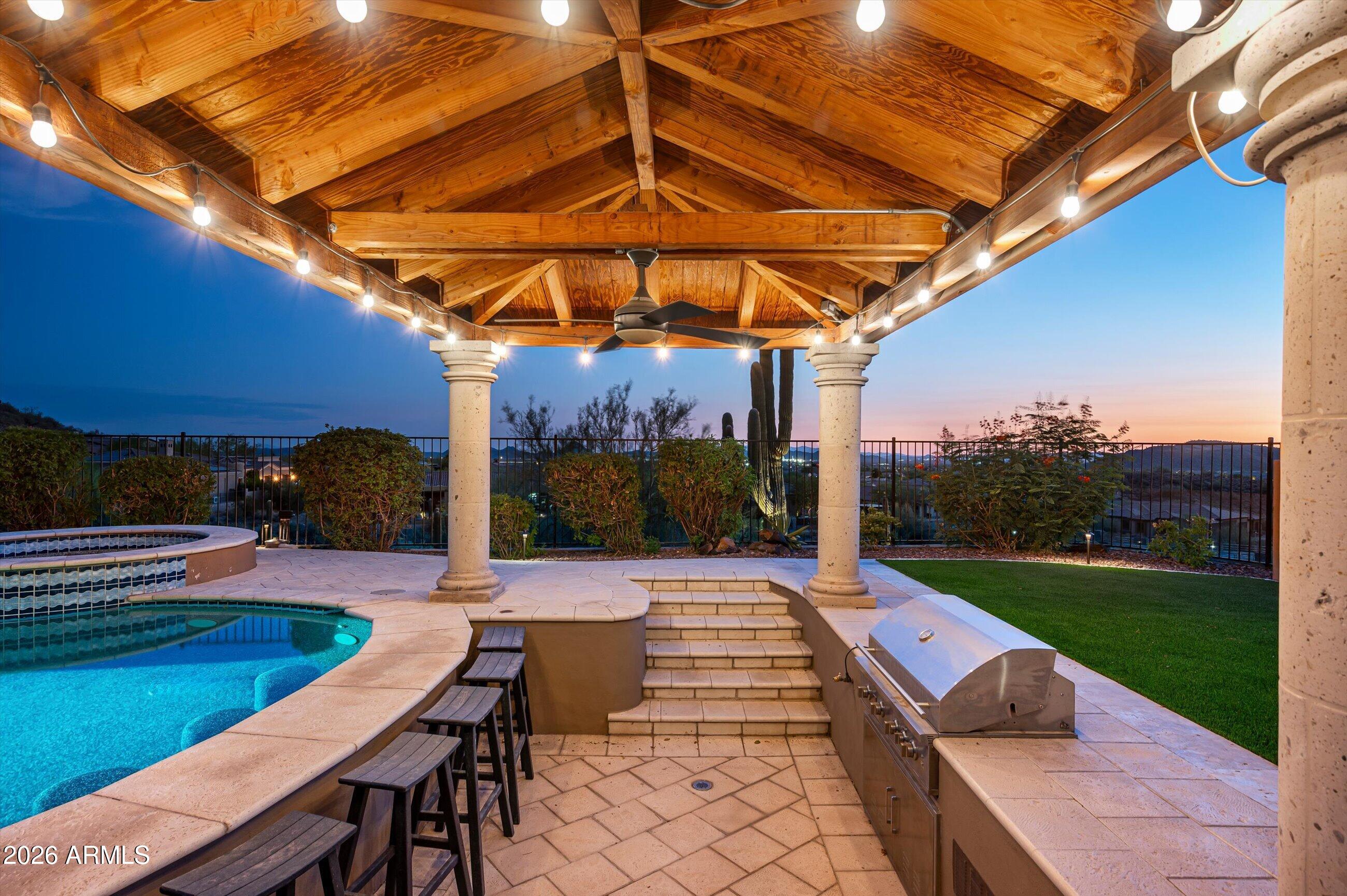2433 W PRAIANO Way
