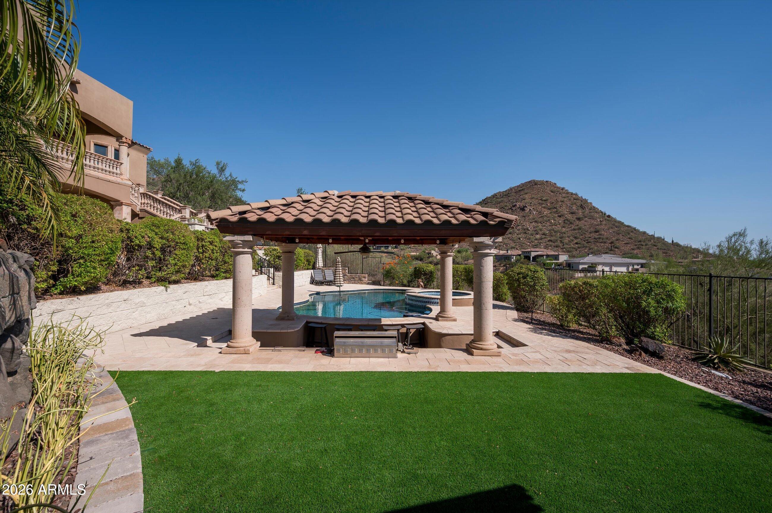 2433 W PRAIANO Way