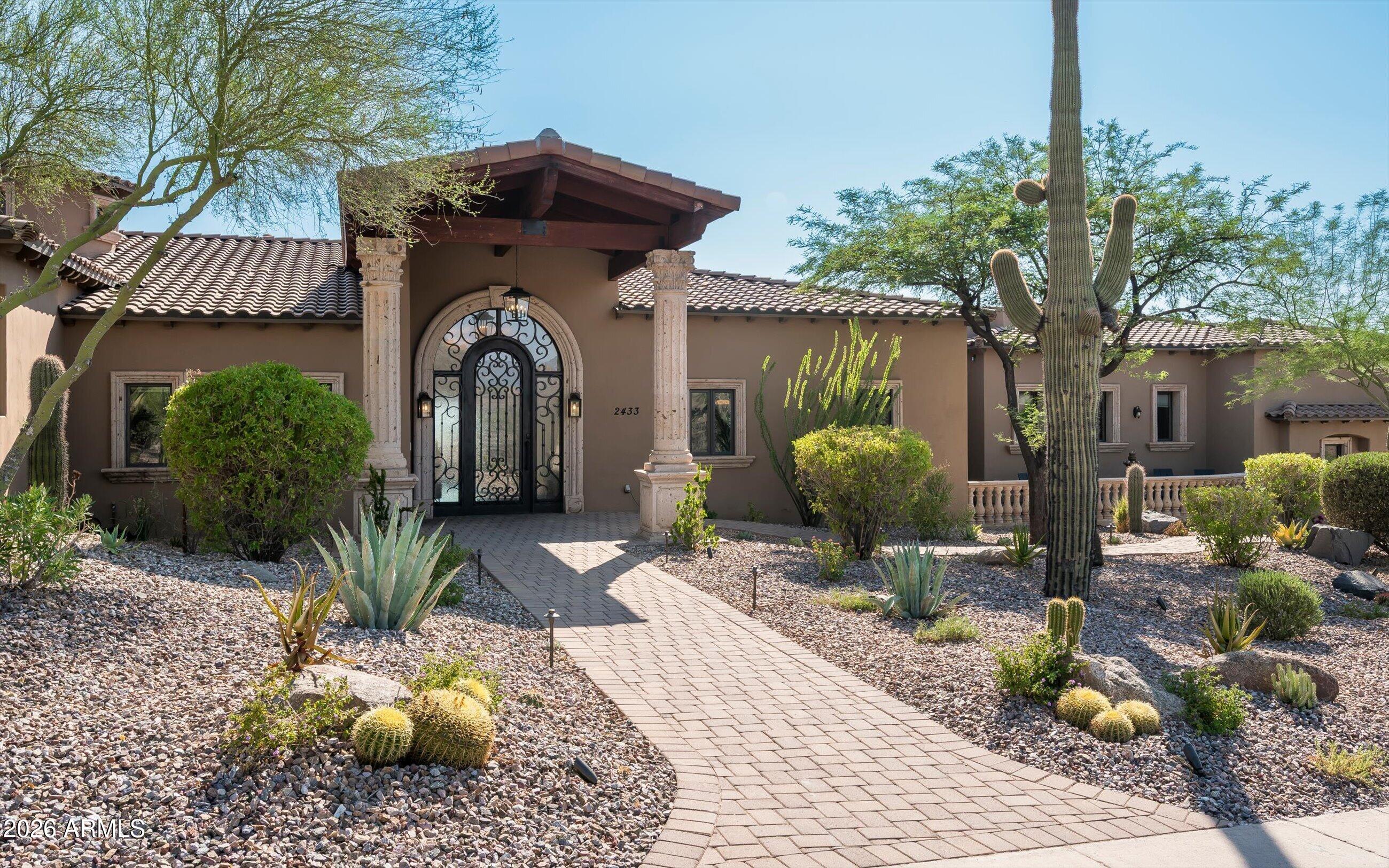 2433 W PRAIANO Way