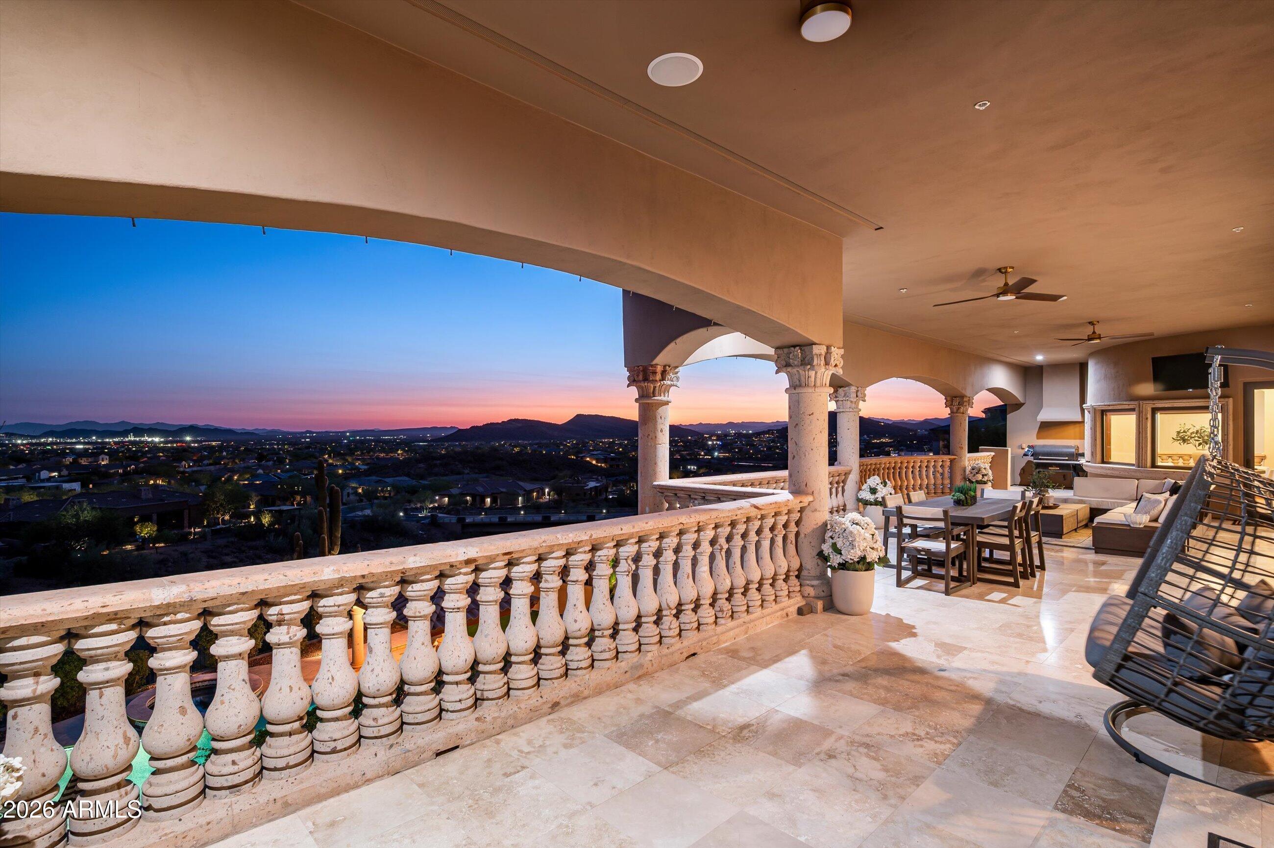 2433 W PRAIANO Way