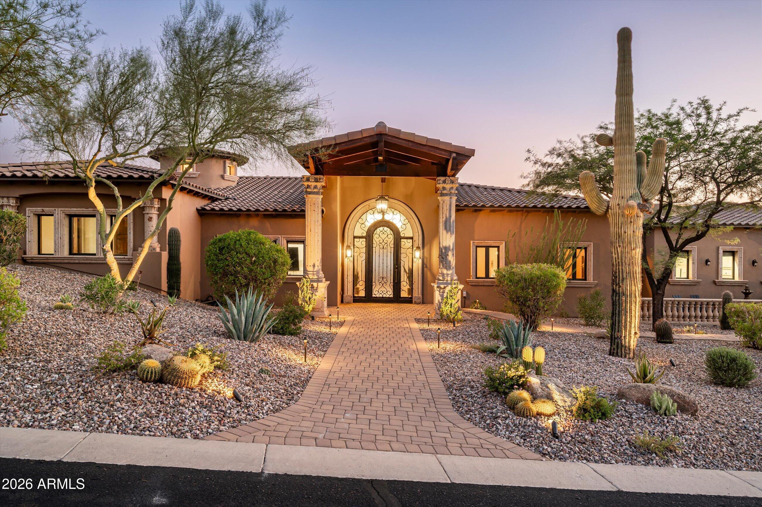 2433 W PRAIANO Way