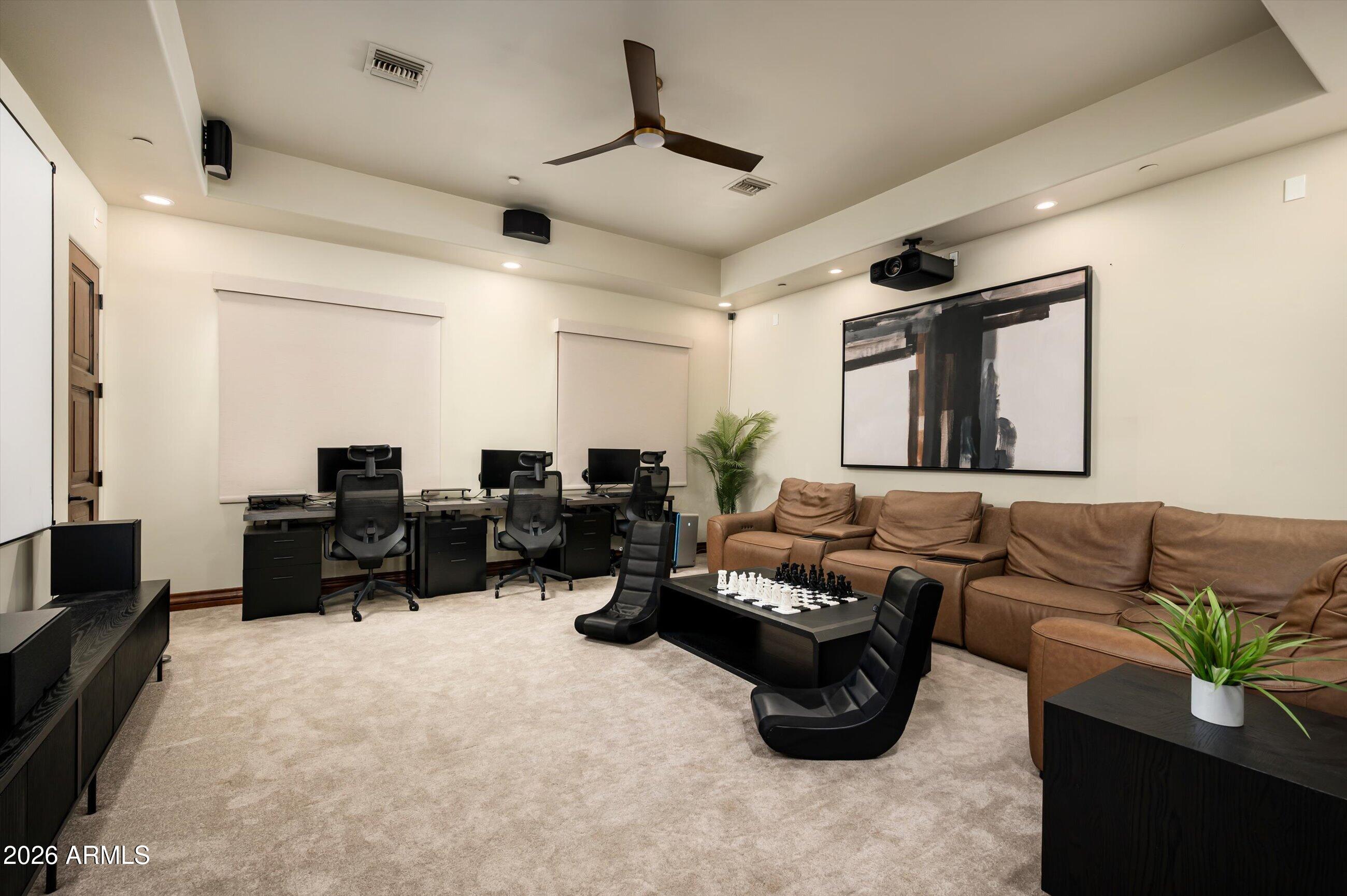 2433 W PRAIANO Way