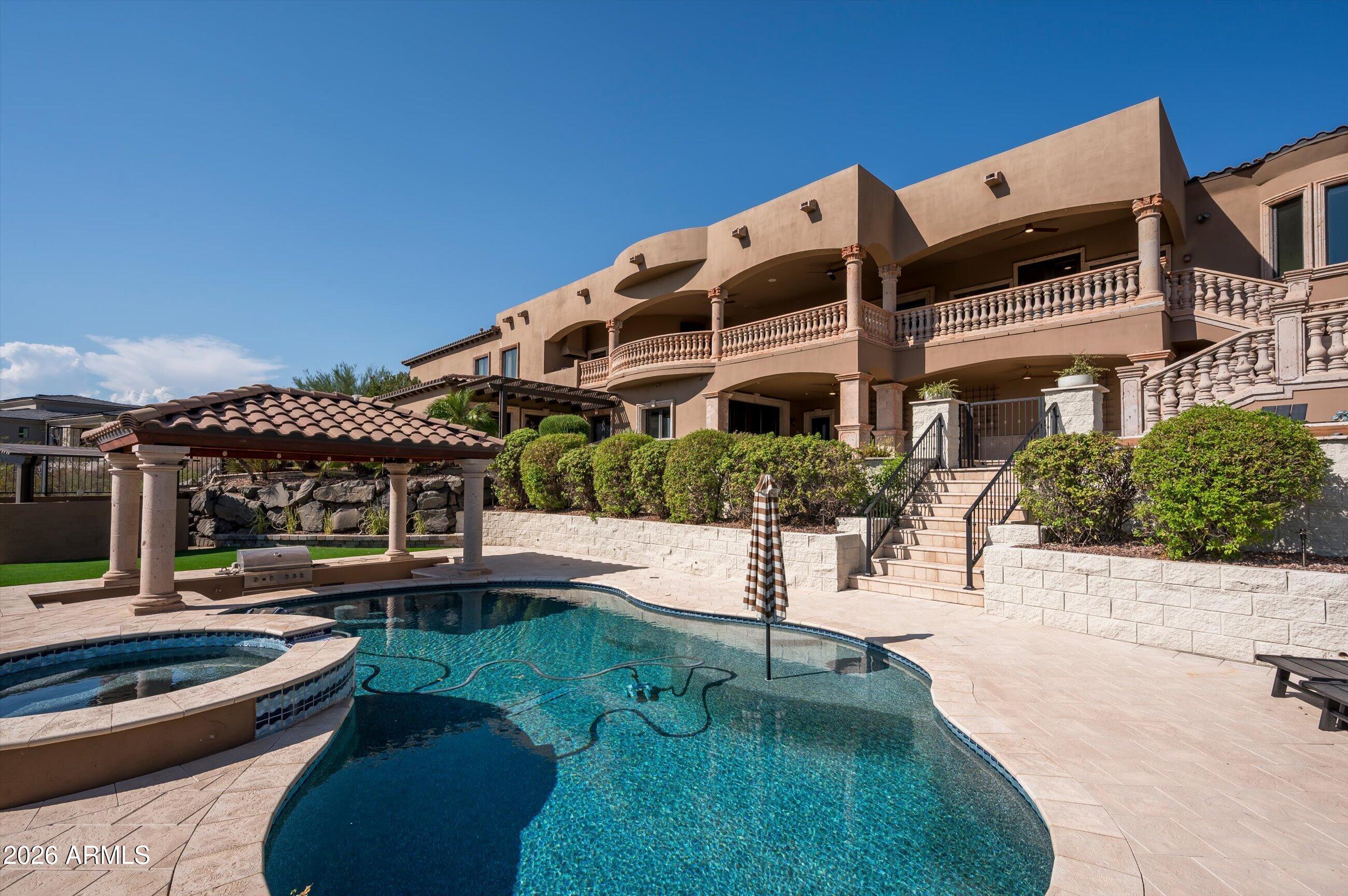 2433 W PRAIANO Way