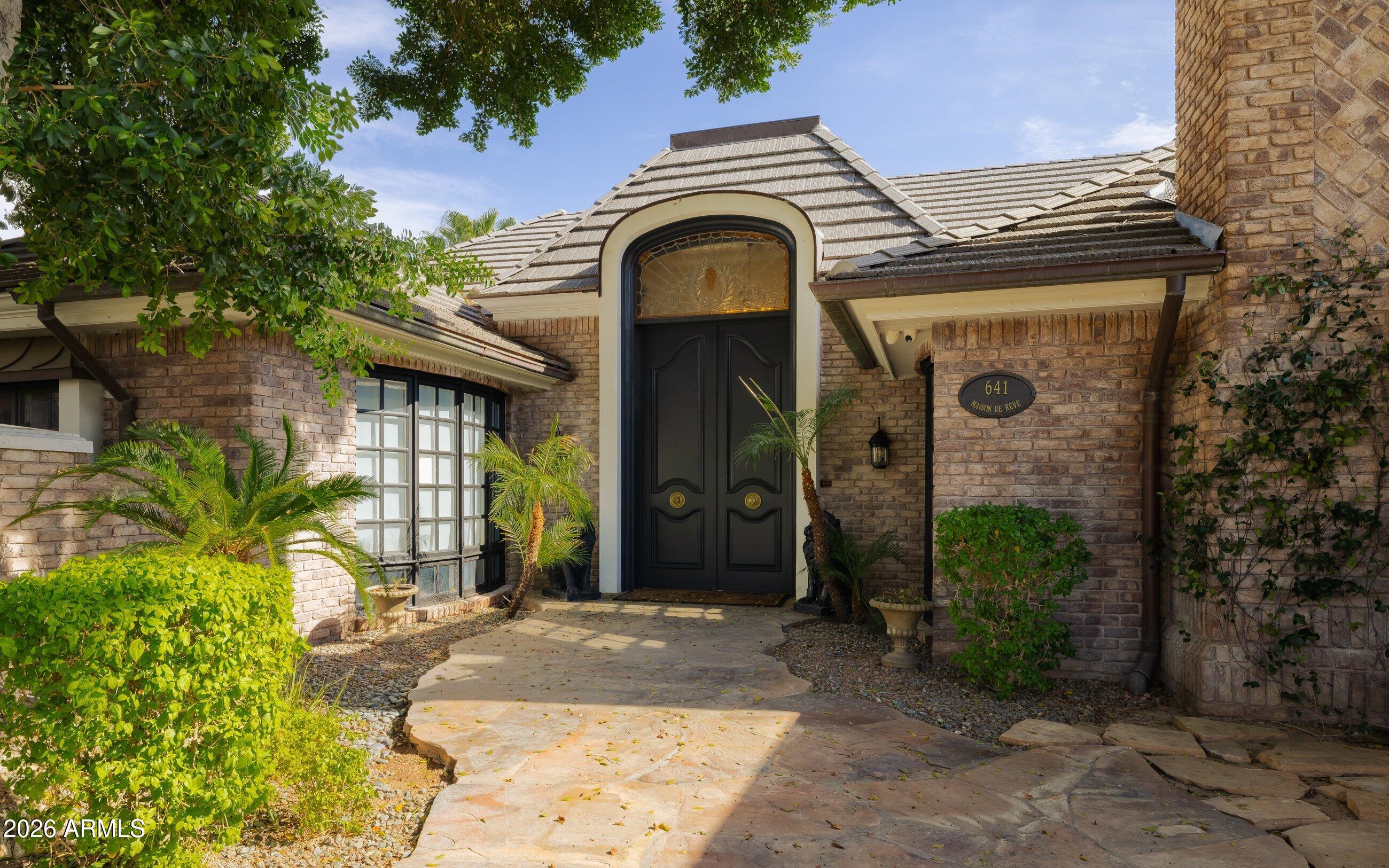 641 E SAN PEDRO Avenue