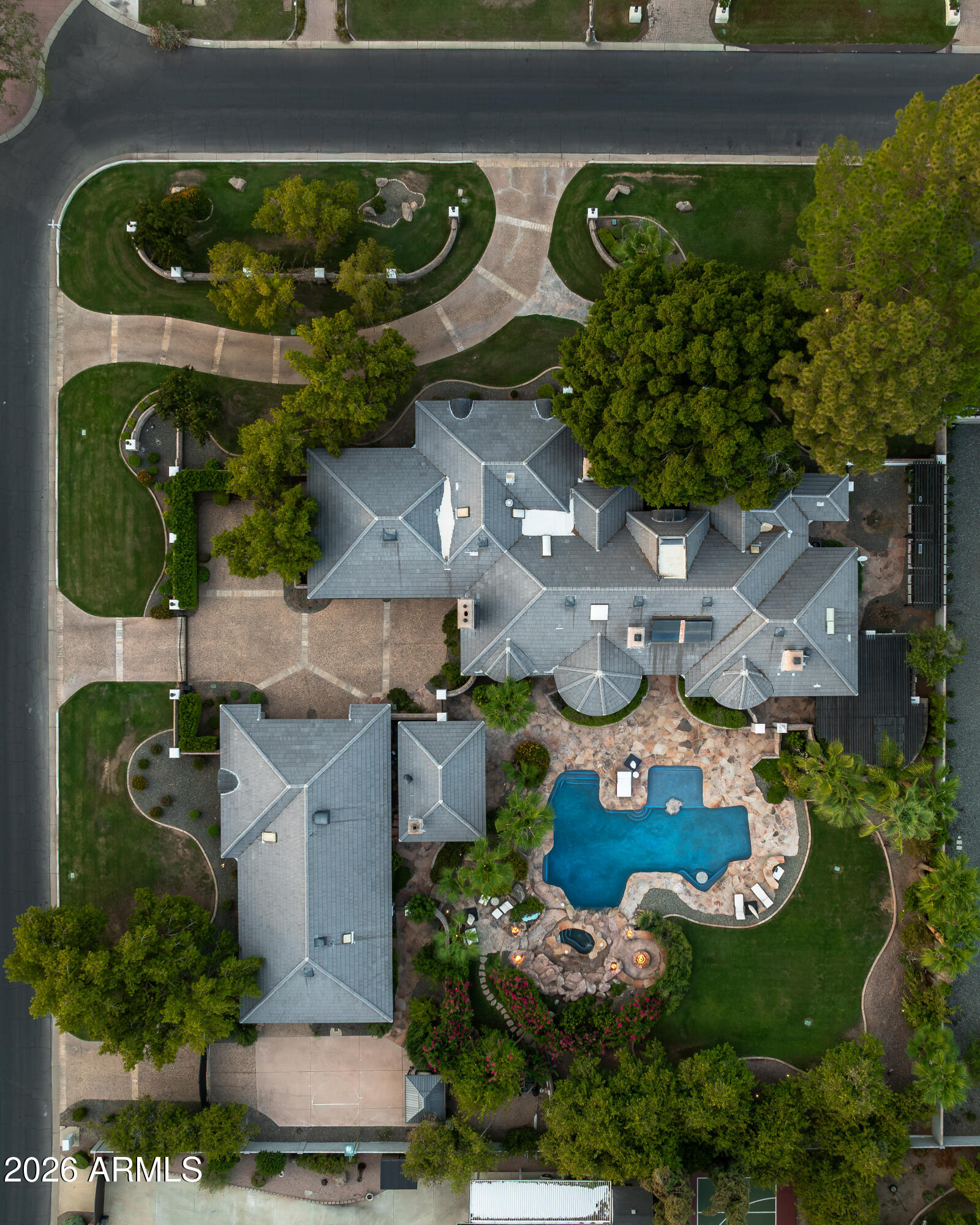 641 E SAN PEDRO Avenue