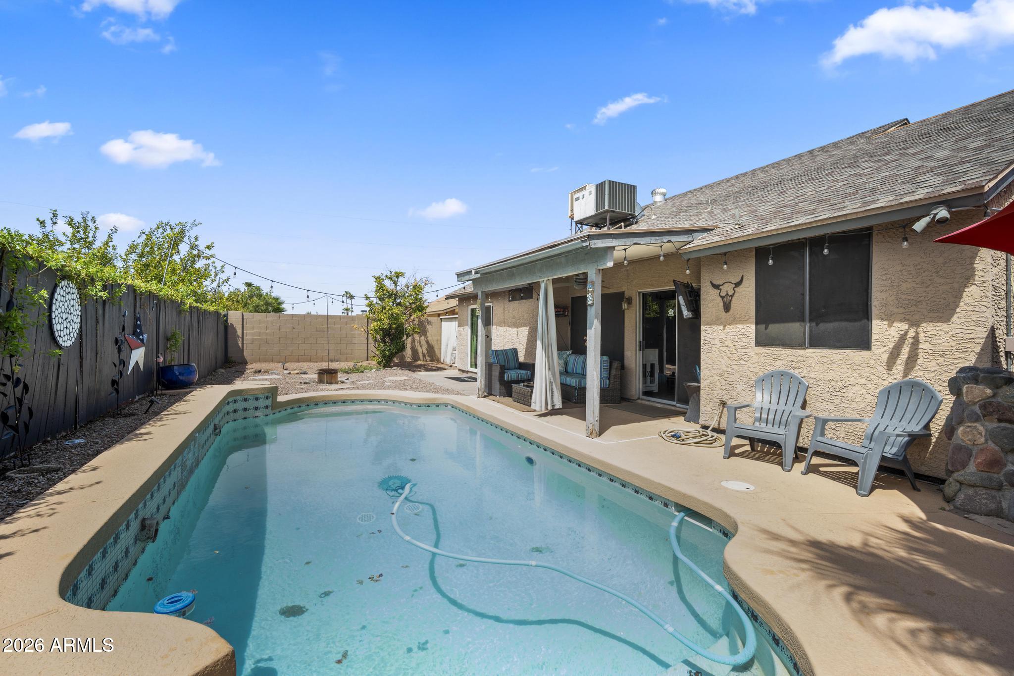 1225 E KRISTAL Way