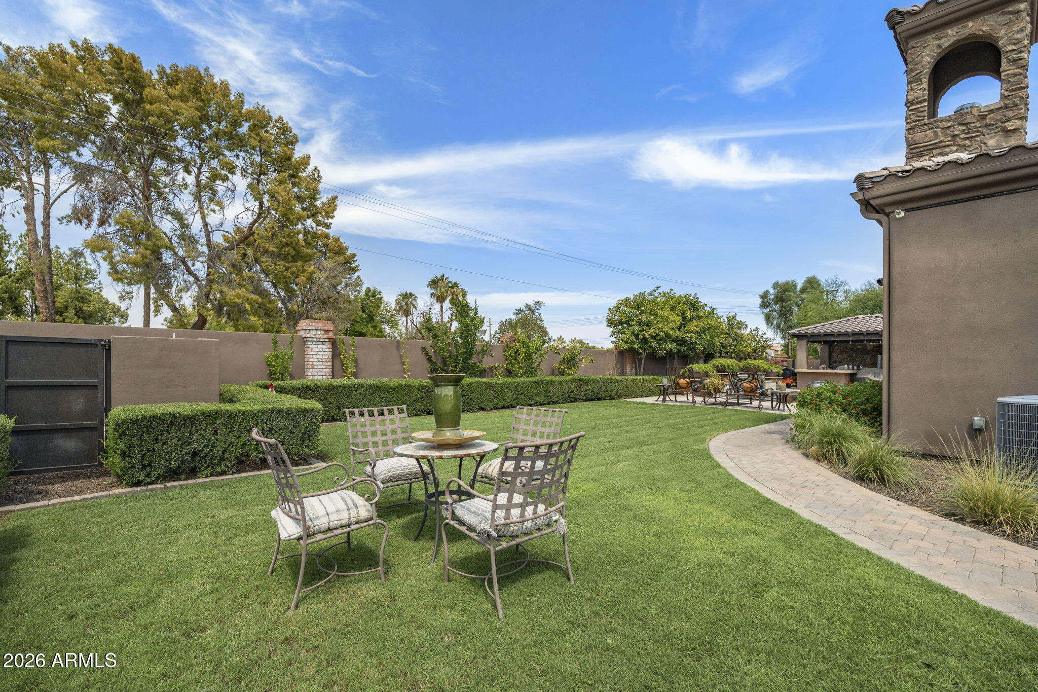 6032 W Victoria Place